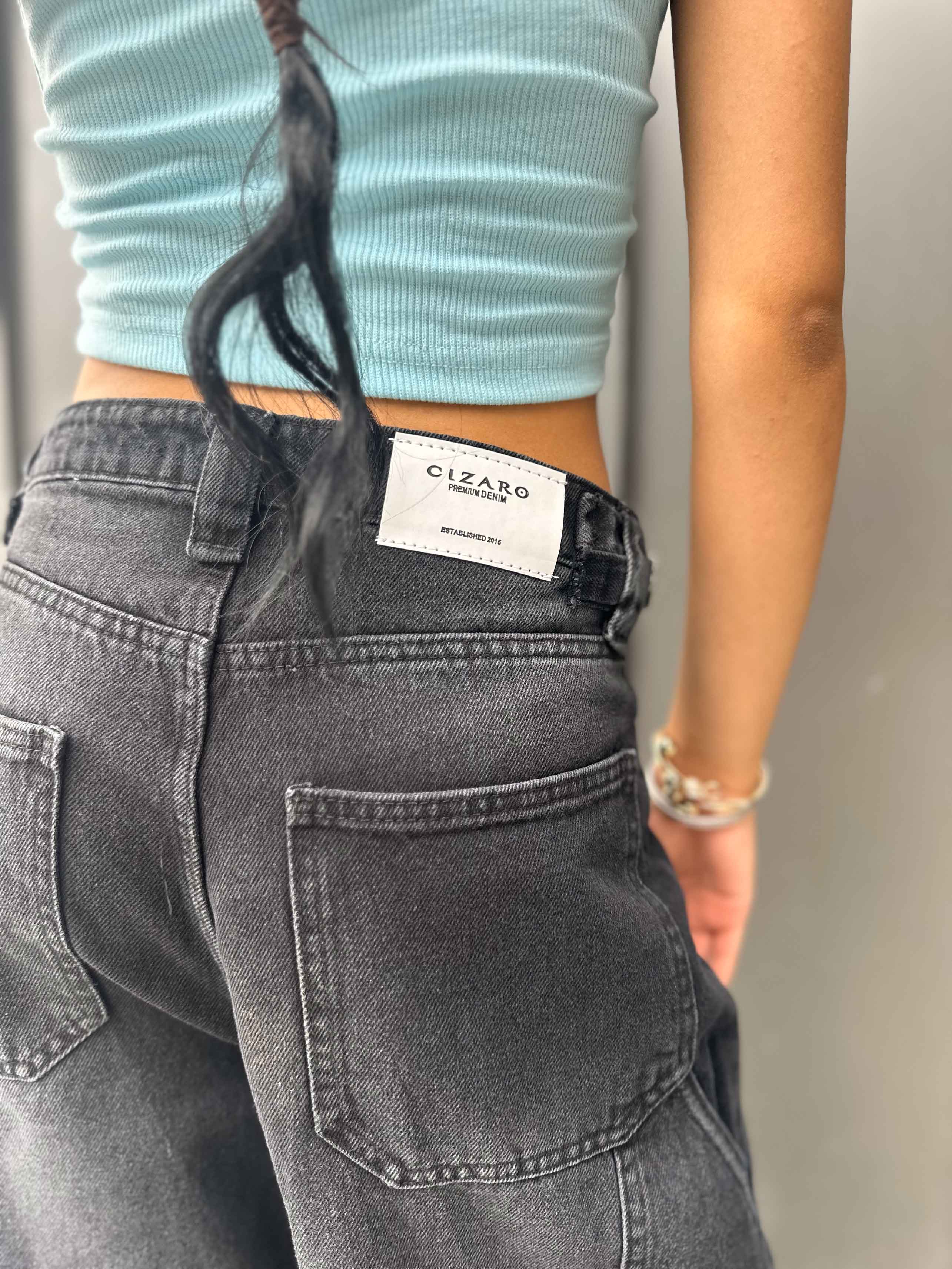 Carpenter - Dark Acid Grey. Mom-Fit CIZARO - Cizaro Jeans