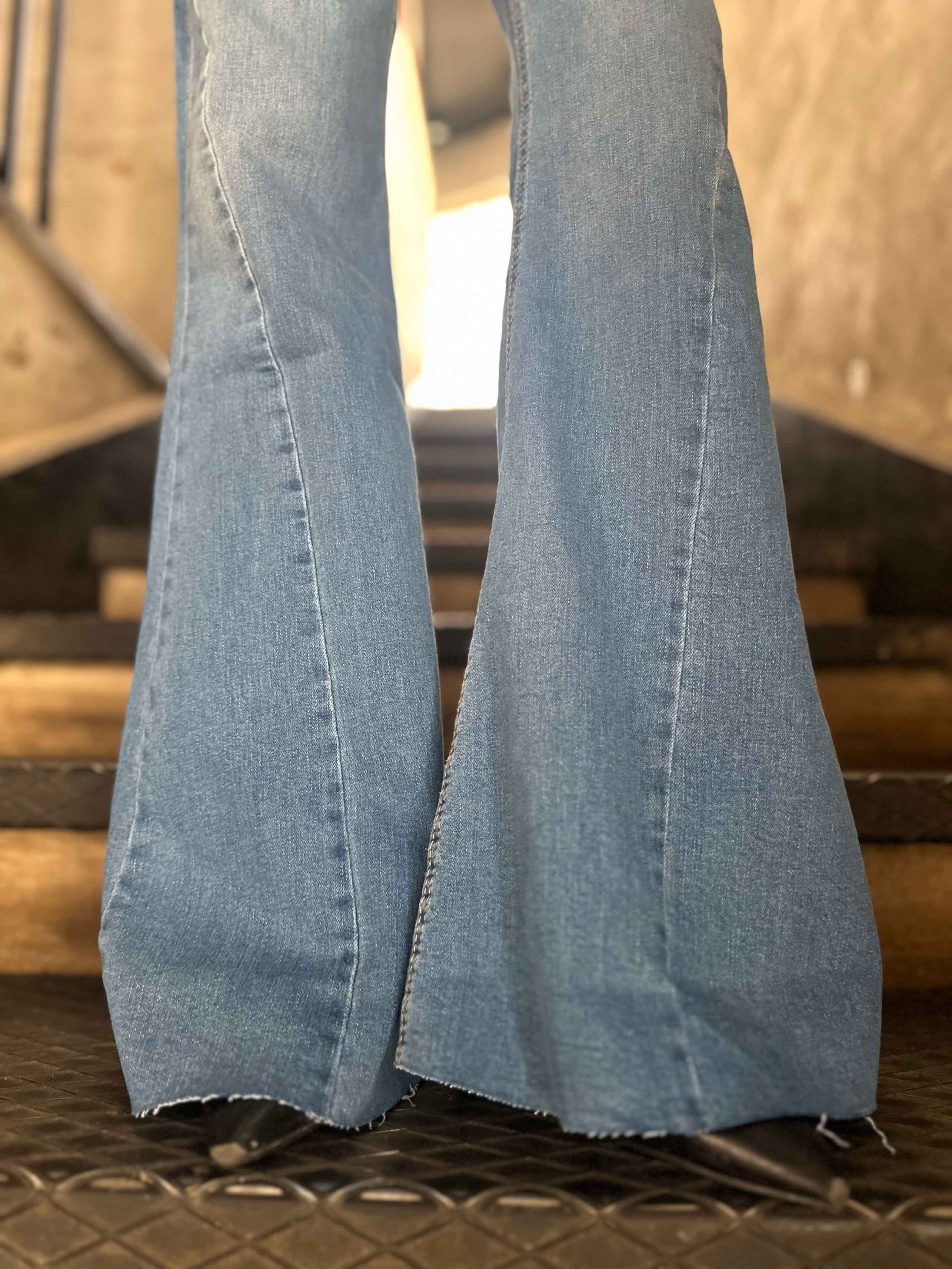 Super Flared - Light Blue Wash High-Waisted Jeans. Flare CIZARO - Cizaro Jeans