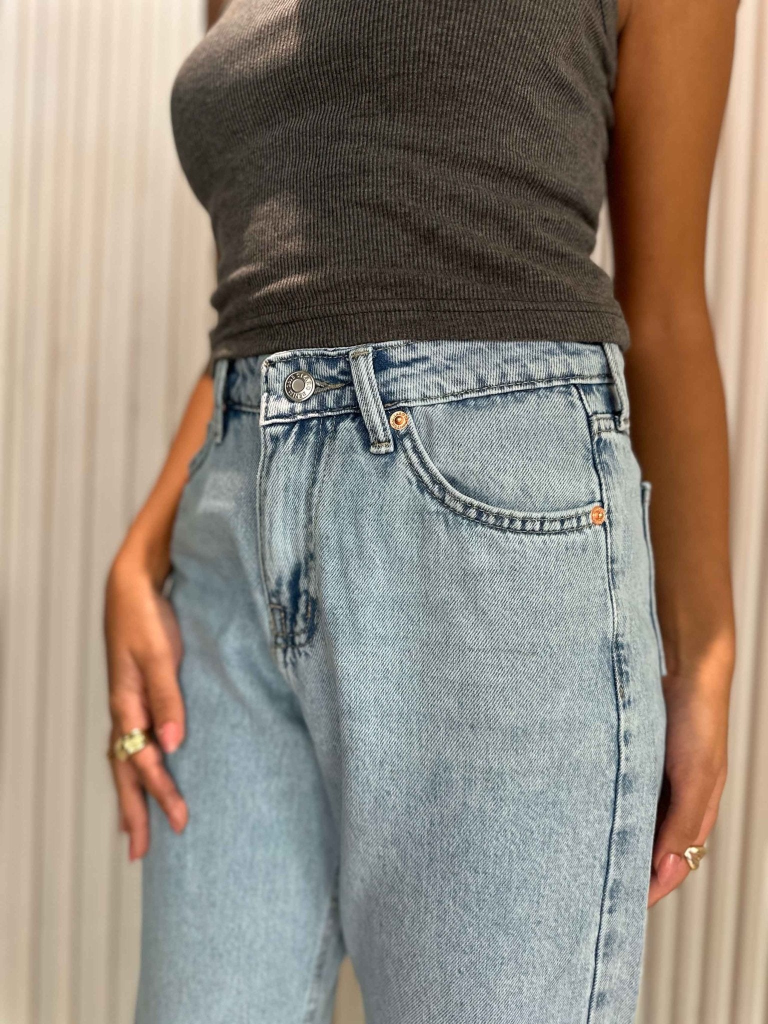 Mom-Fit - Light Iced Blue Jeans. Mom-Fit CIZARO - Cizaro Jeans