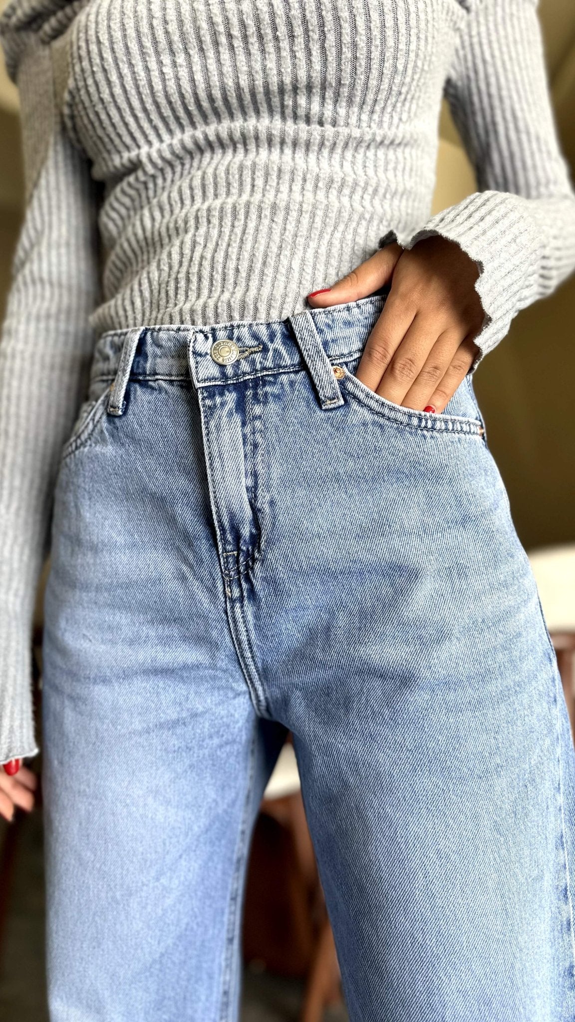 Classic Straight Leg - Light Blue Unfinished Hem Jeans. Straight Leg CIZARO - Cizaro Jeans