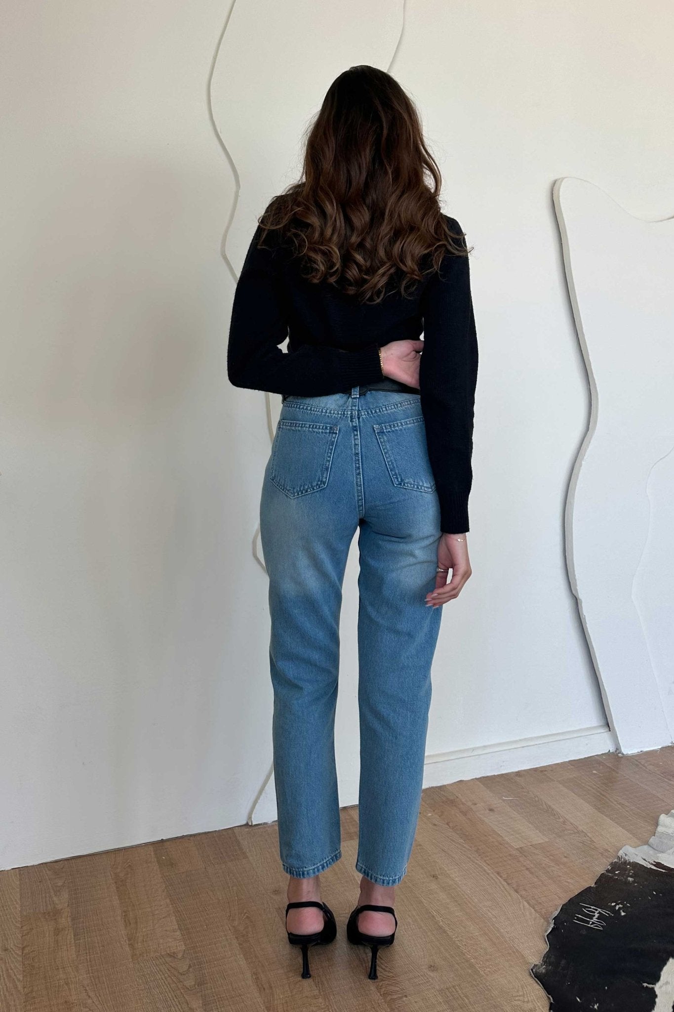 Mom Jeans - High-Waist Medium Blue Washed Mom jeans CIZARO - Cizaro Jeans