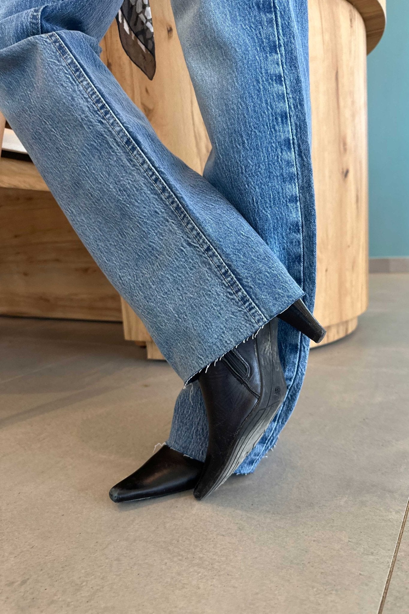 Ultra Comfort | Straight-Leg - High-Waist Raw Hem Medium Washed Blue Jeans Straight CIZARO - Cizaro Jeans