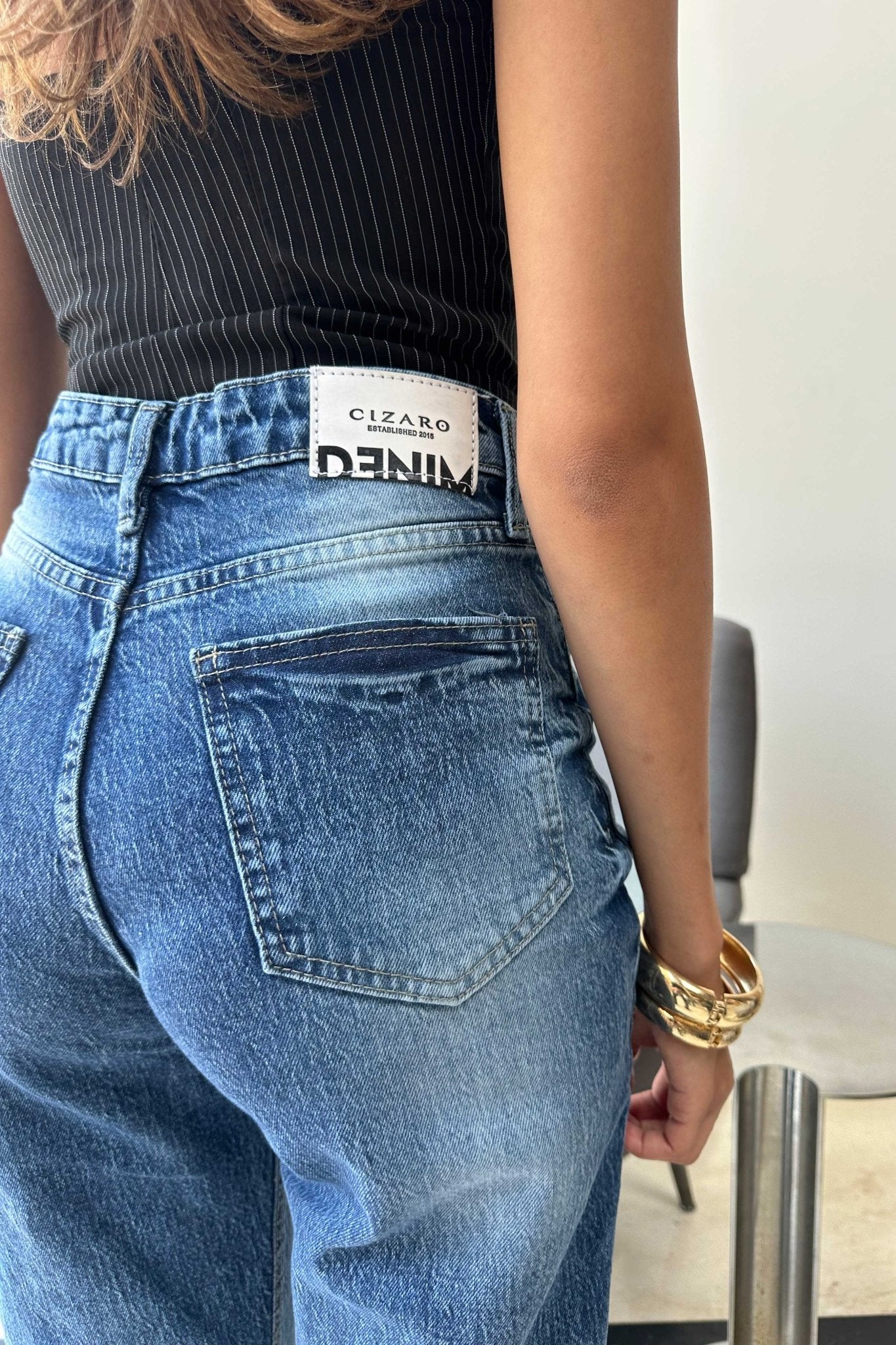 Ultra Comfort | Straight-Leg - High-Waist Raw Hem Medium Blue Wash Jeans Straight-Leg CIZARO - Cizaro Jeans