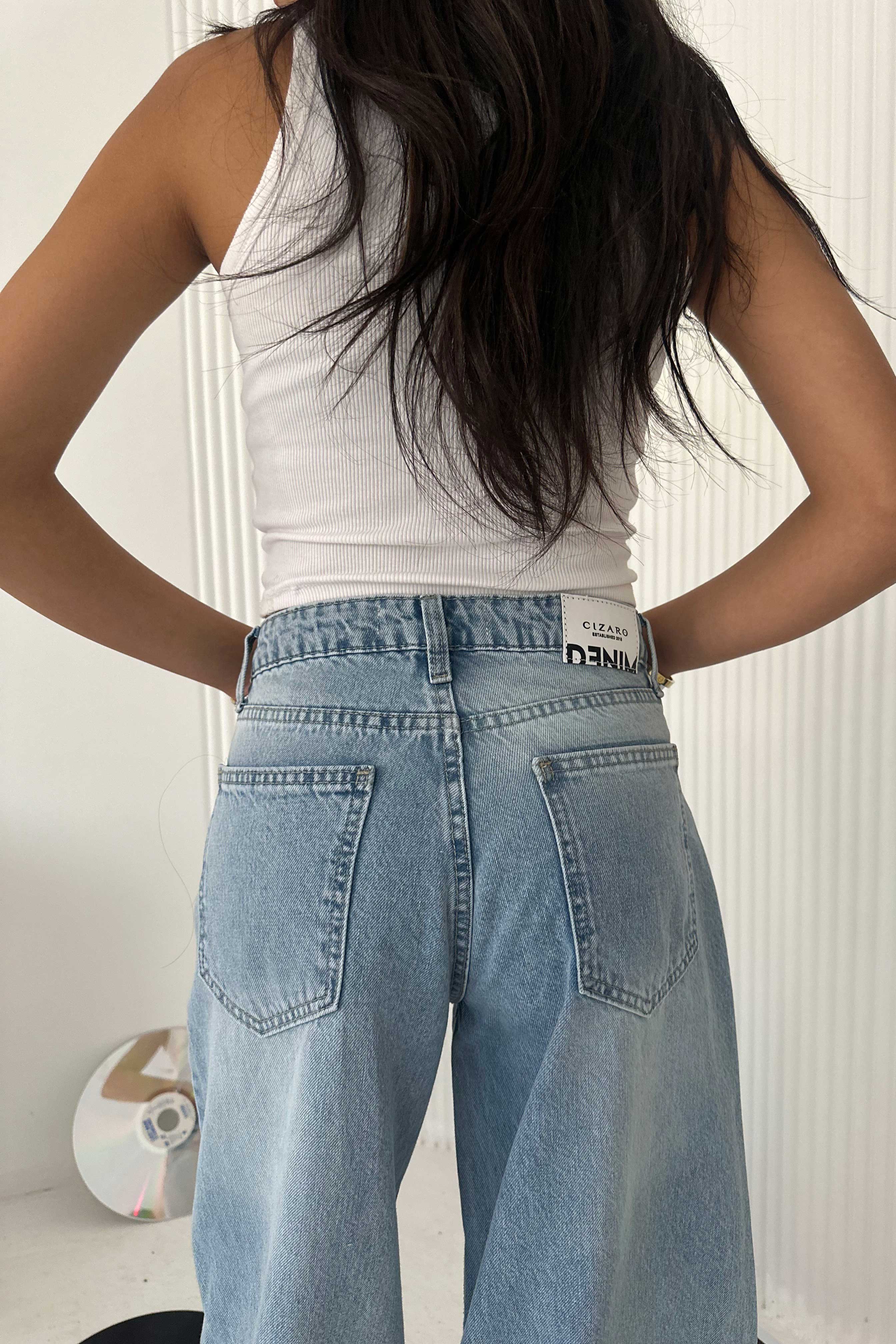 Super Baggy - Mid-Rise Bright Blue Jeans