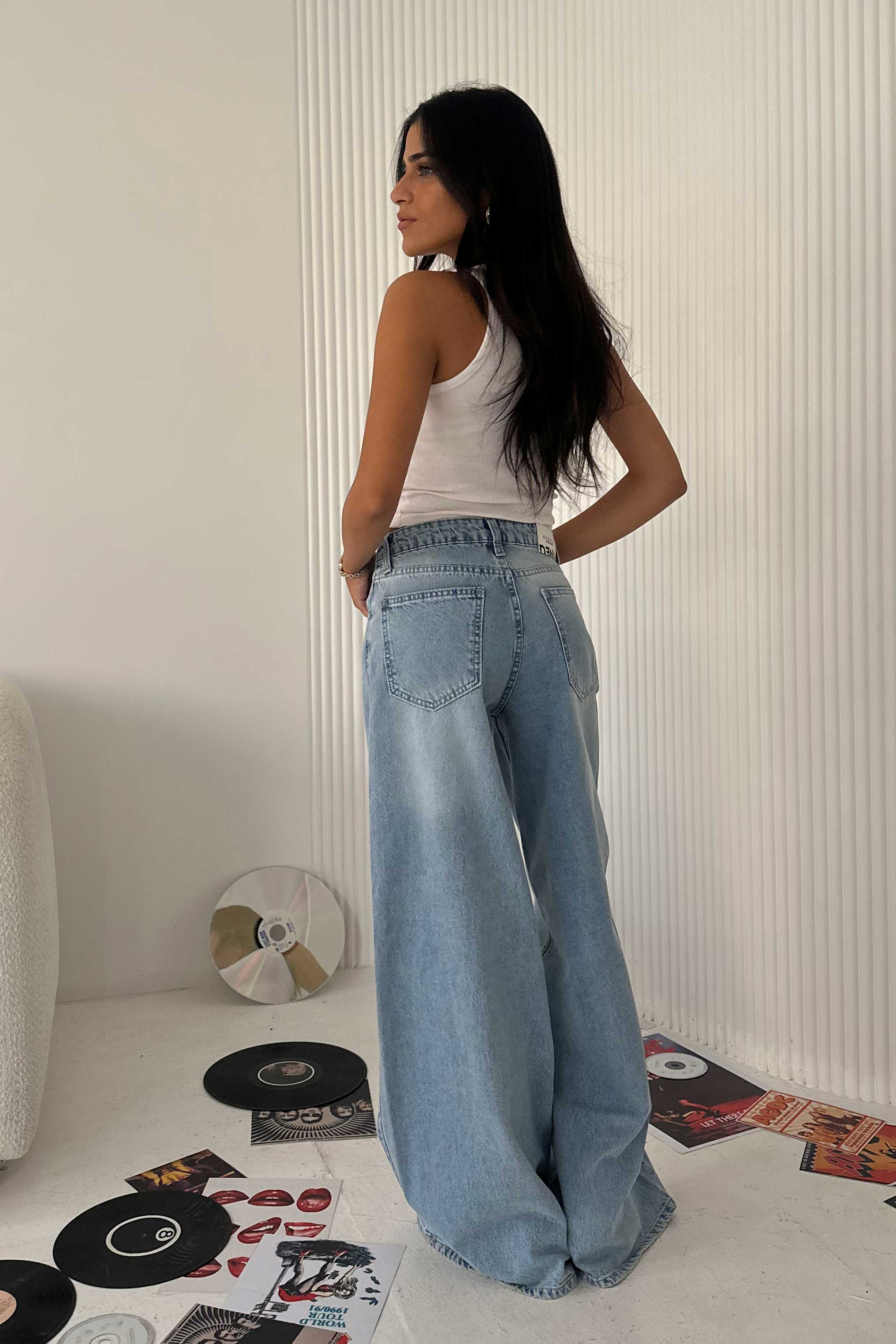 Super Baggy - Mid-Rise Bright Blue Jeans