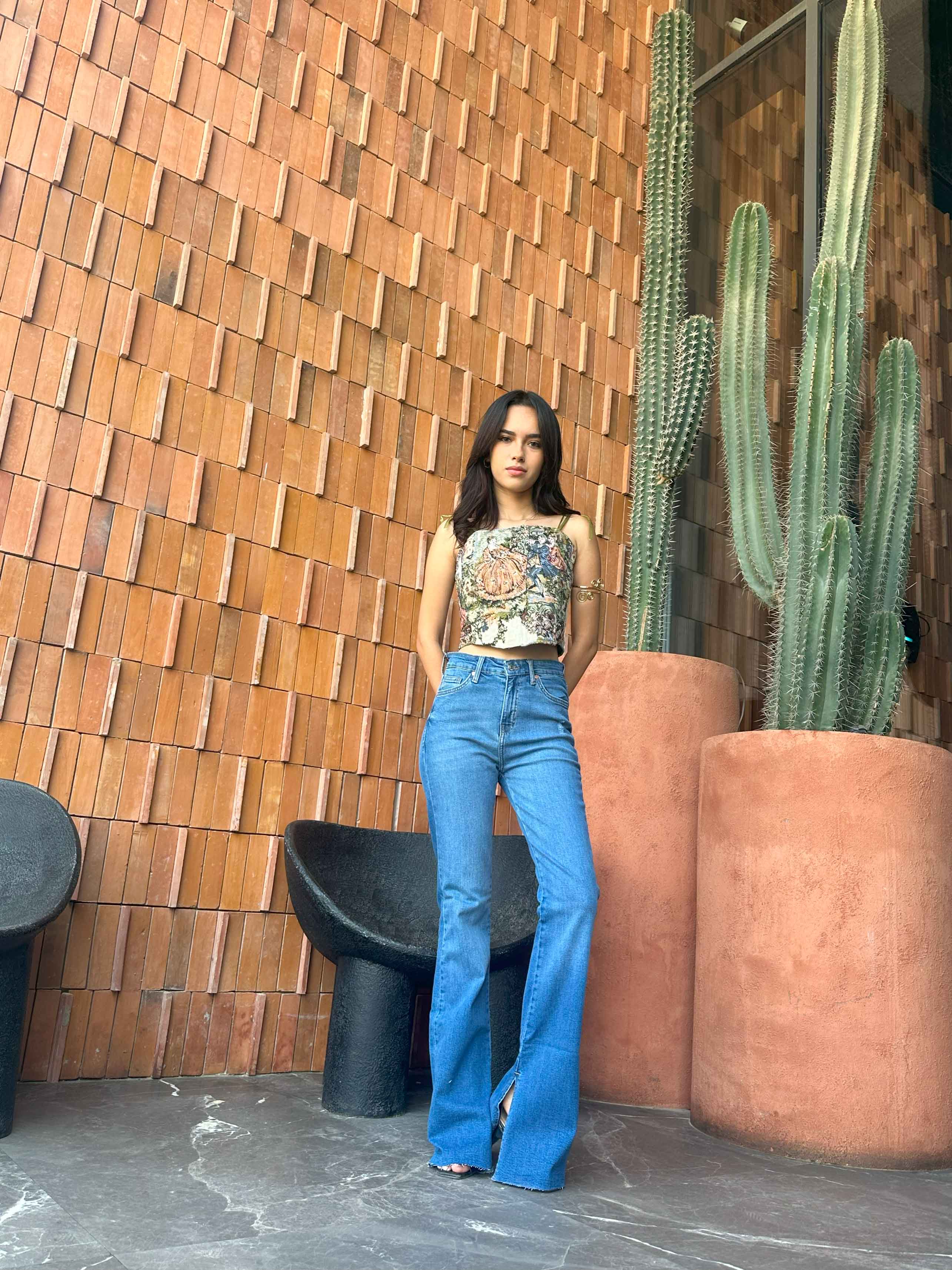Flared - Mid Blue Split Hem. Flare CIZARO - Cizaro Jeans