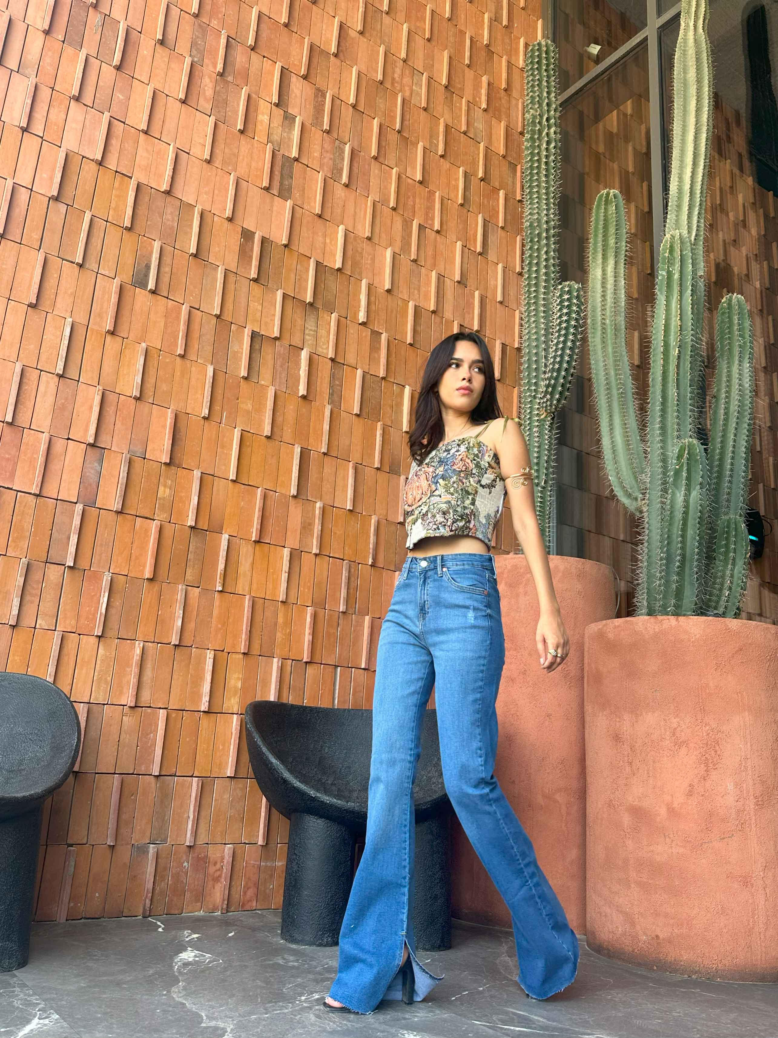 Flared - Mid Blue Split Hem. Flare CIZARO - Cizaro Jeans