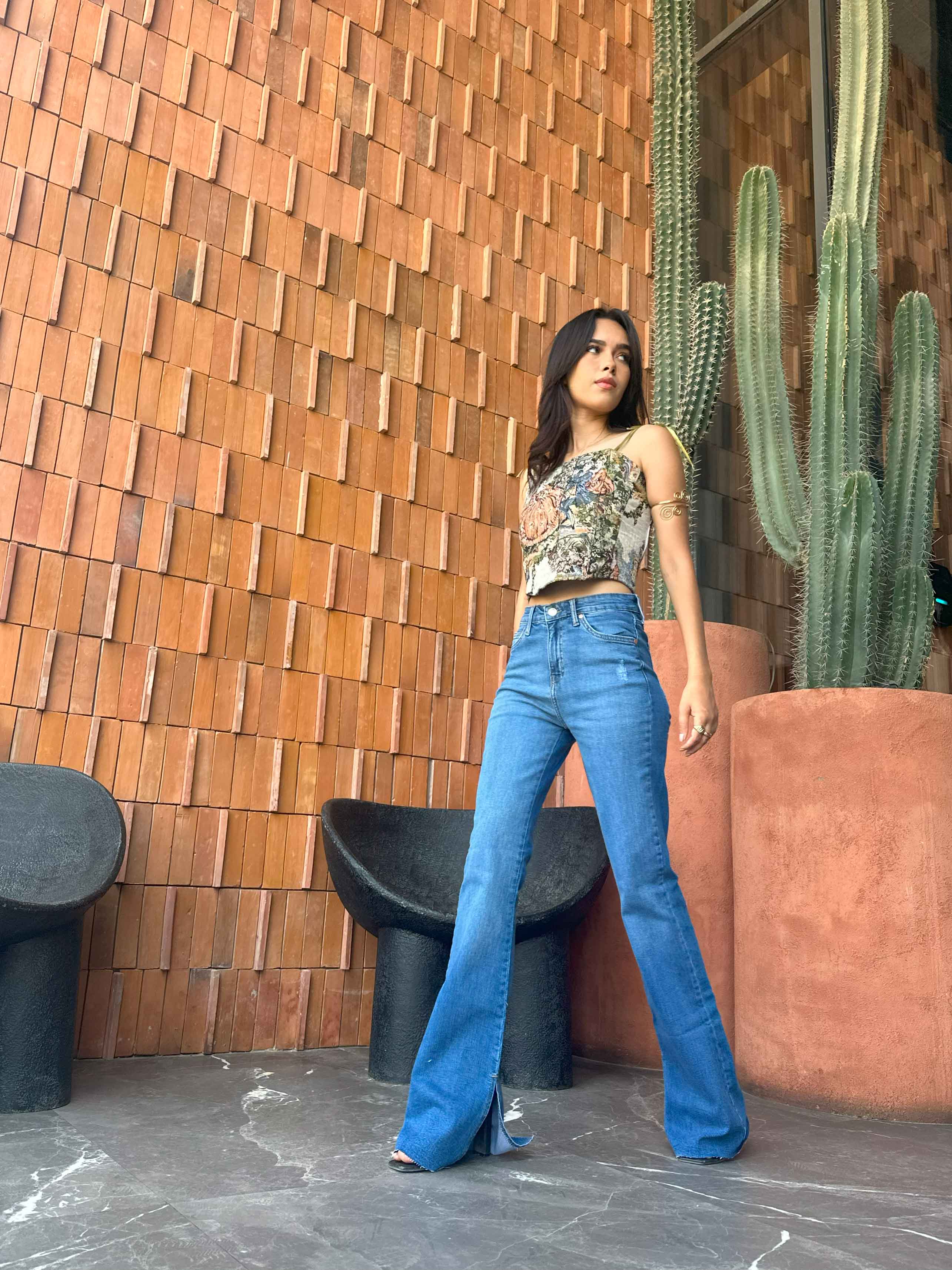 Flared - Mid Blue Split Hem. Flare CIZARO - Cizaro Jeans