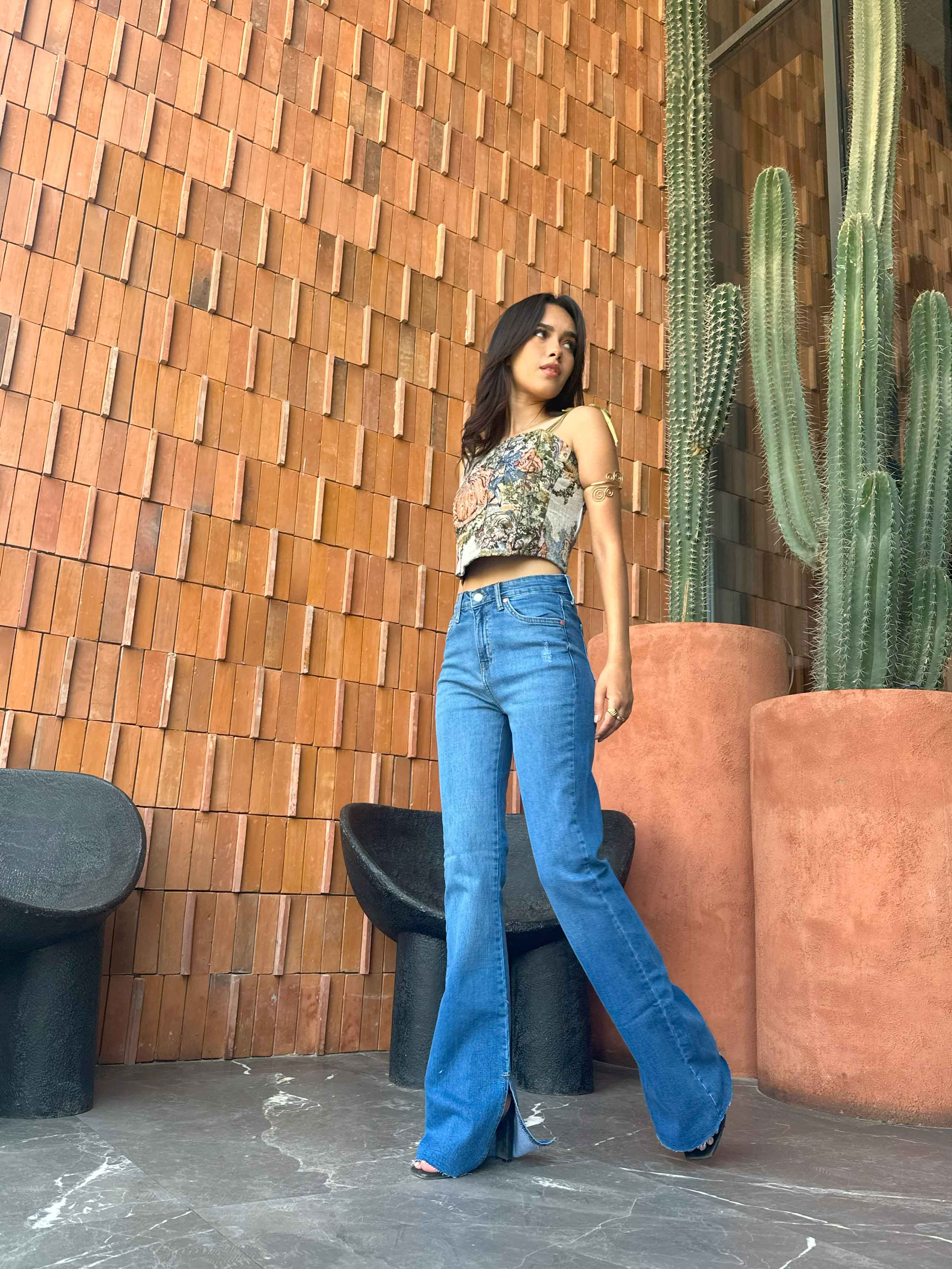 Flared - Mid Blue Split Hem. Flare CIZARO - Cizaro Jeans