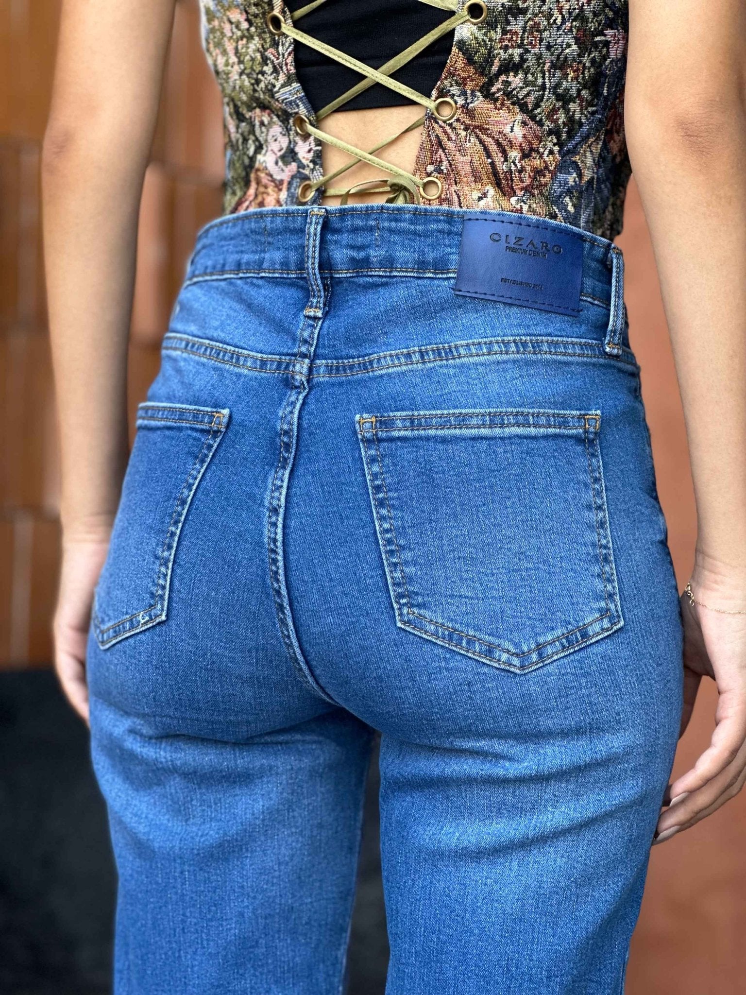 Flared - Mid Blue Split Hem. Flare CIZARO - Cizaro Jeans
