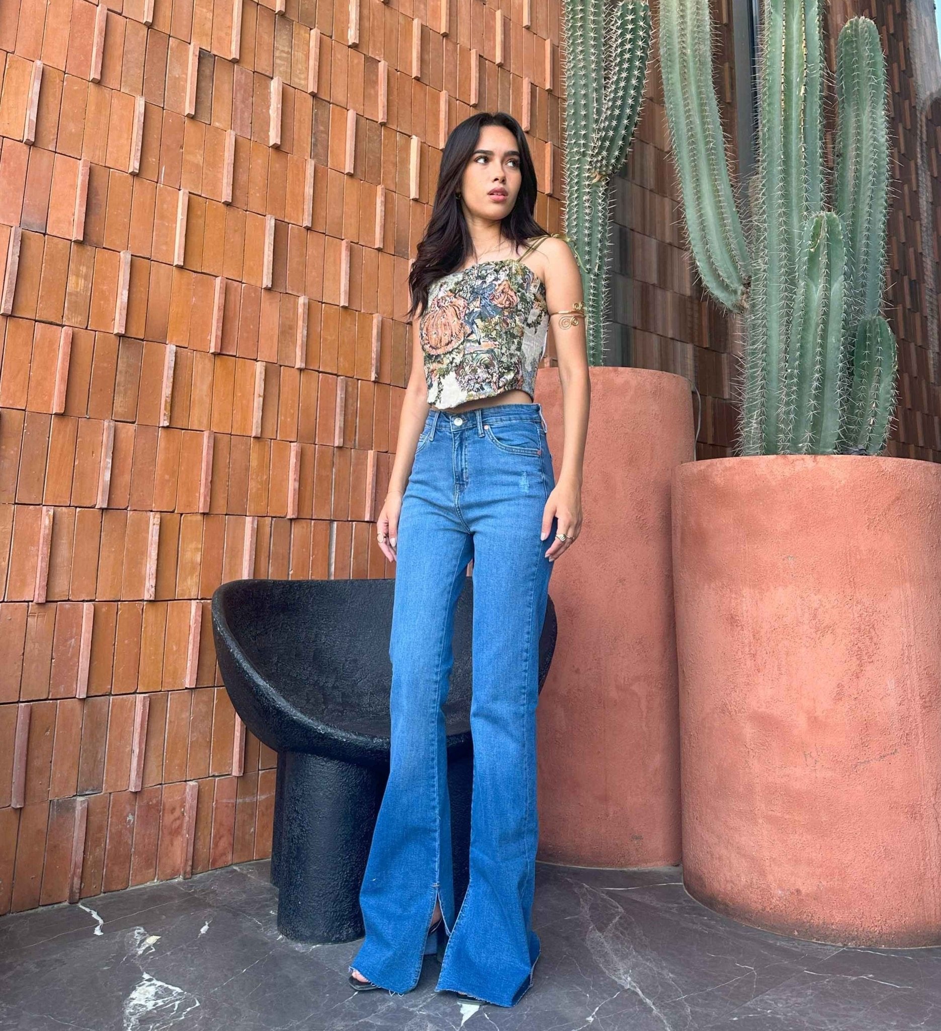 Flared - Mid Blue Split Hem. Flare CIZARO - Cizaro Jeans