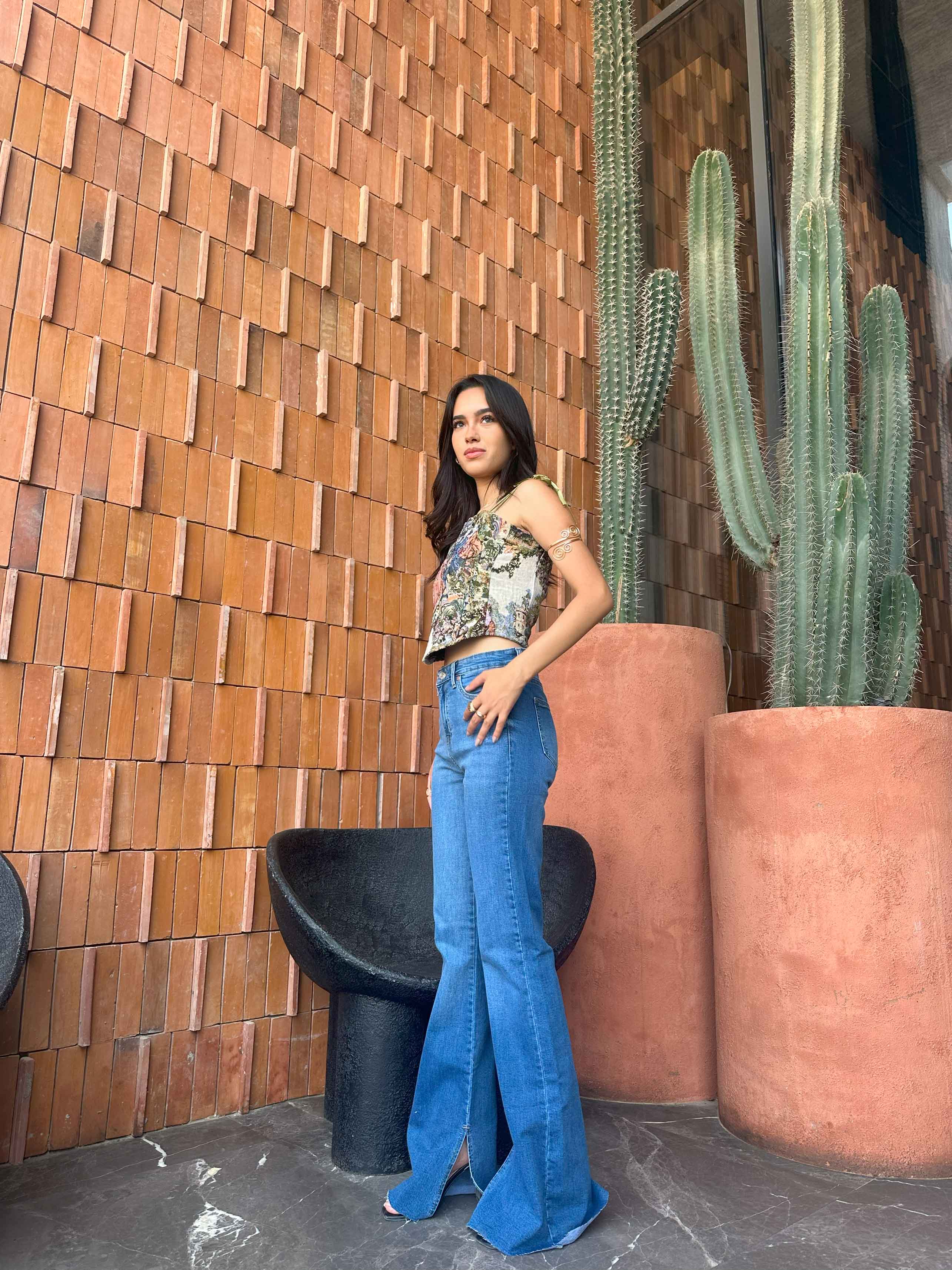 Flared - Mid Blue Split Hem. Flare CIZARO - Cizaro Jeans