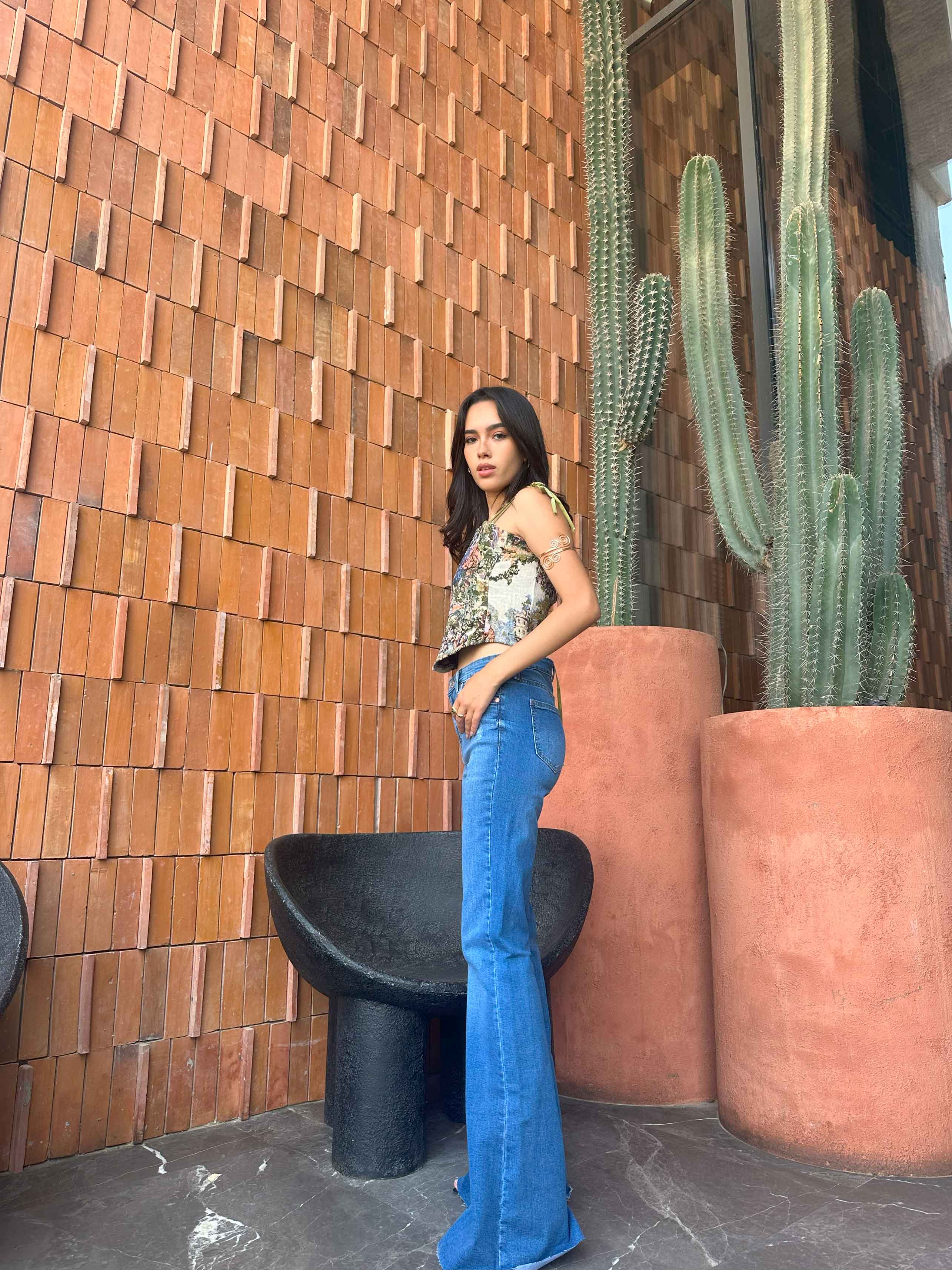 Flared - Mid Blue Split Hem. Flare CIZARO - Cizaro Jeans