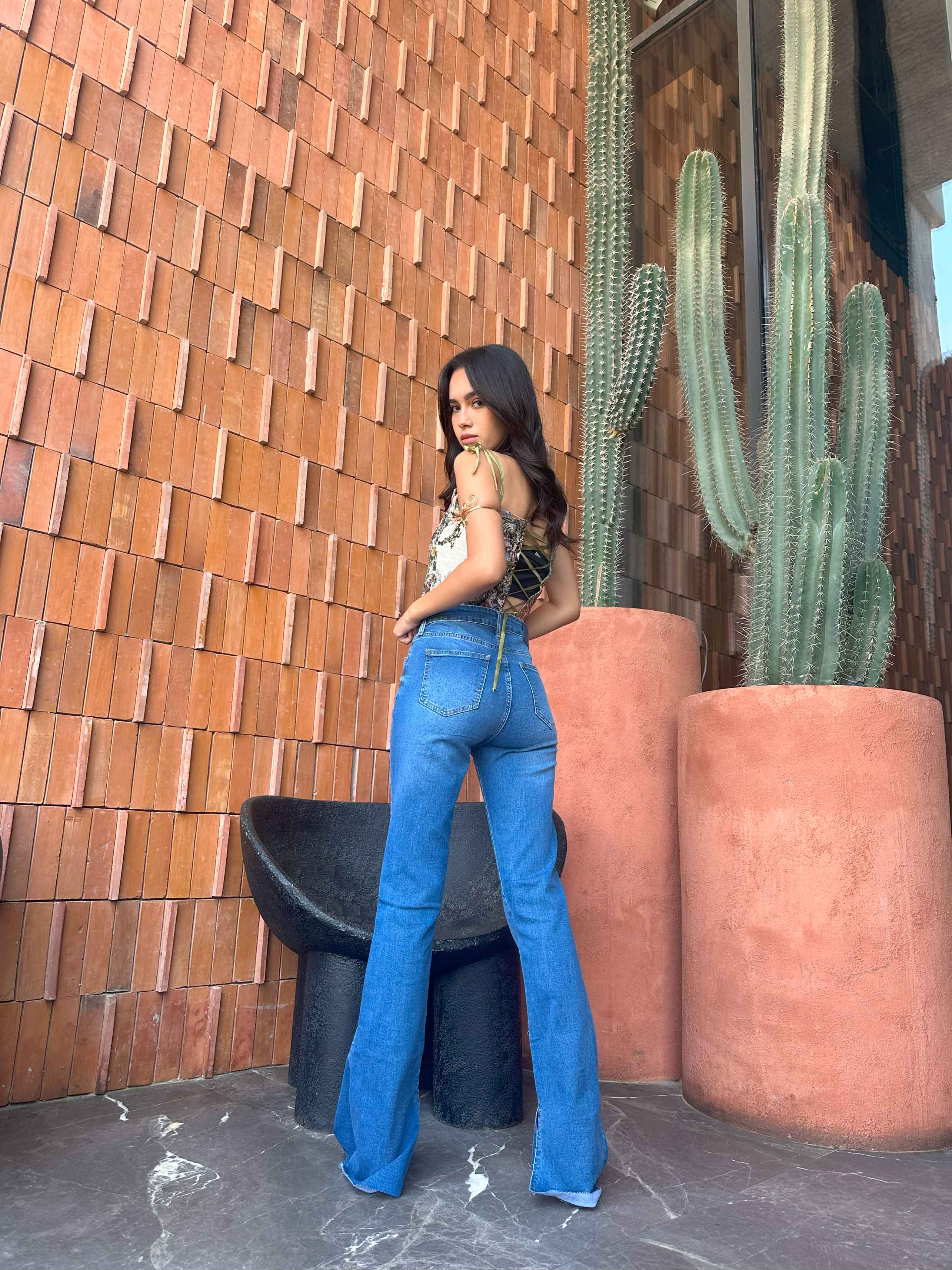 Flared - Mid Blue Split Hem. Flare CIZARO - Cizaro Jeans