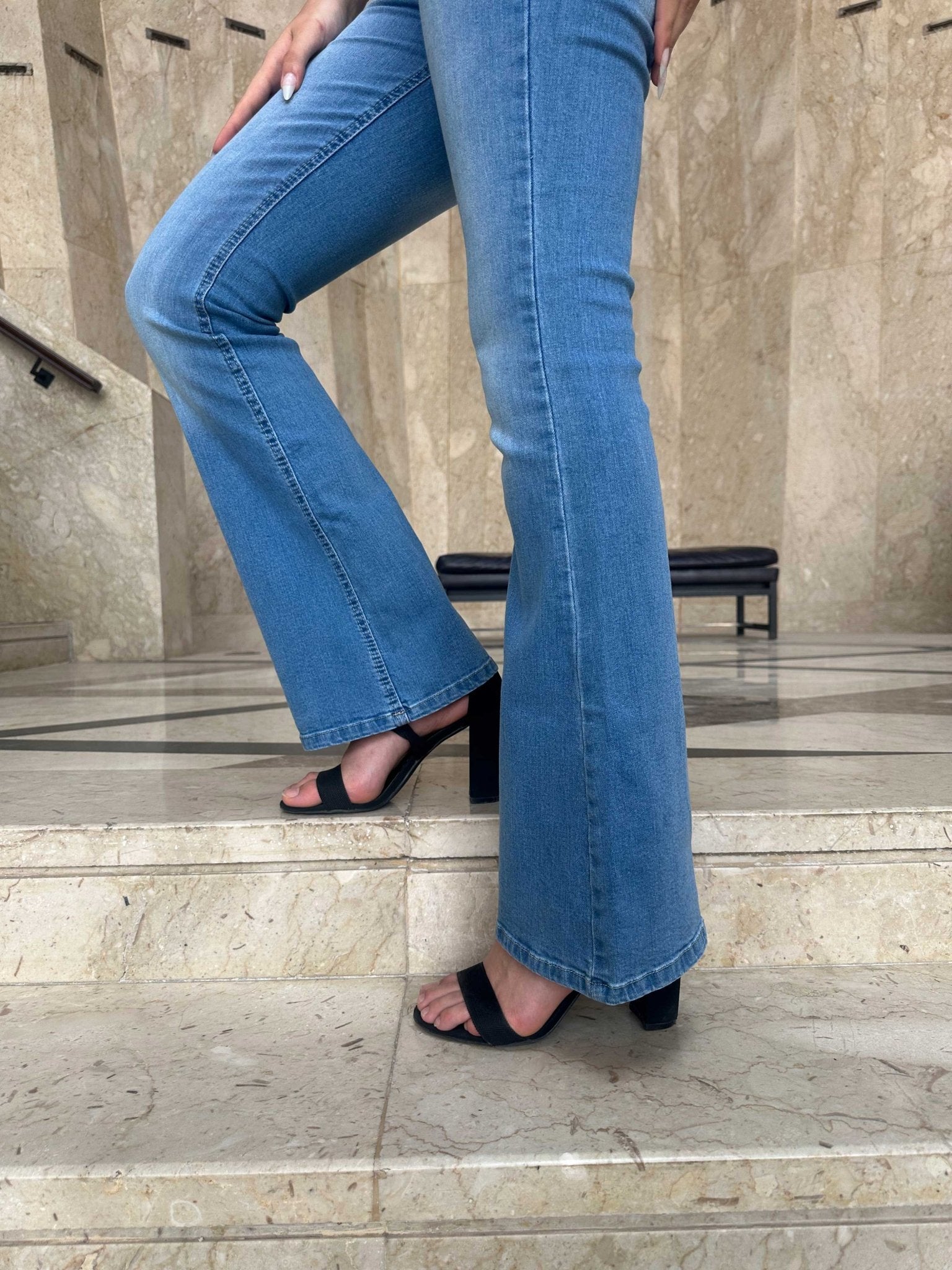 Flare - High-Waist Medium Washed Blue Jeans Flare CIZARO - Cizaro Jeans