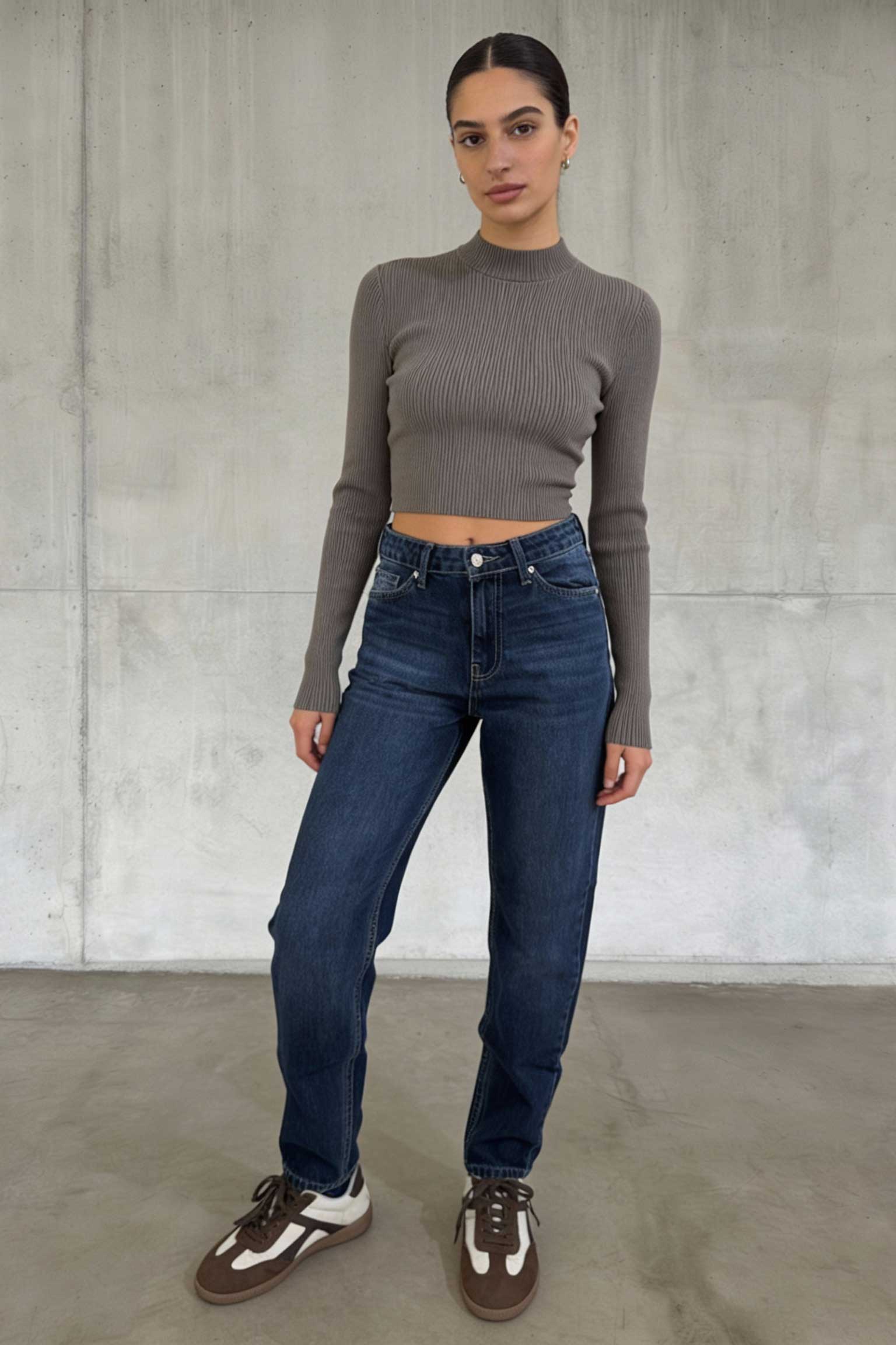 Mom Fit – High-Waist Navy Blue Jeans