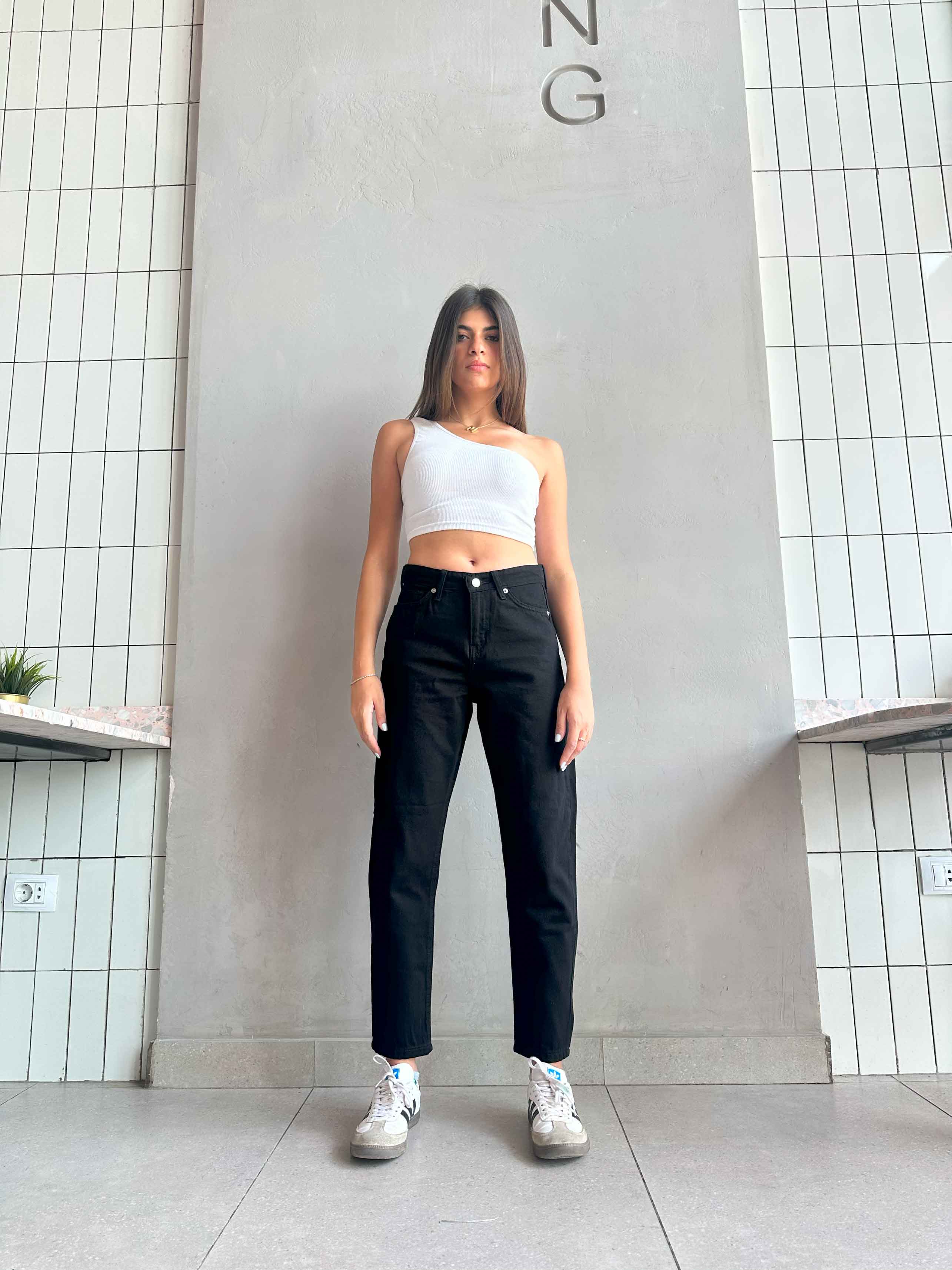 Mom-Fit - High-Waist Black. Mom-Fit CIZARO - Cizaro Jeans