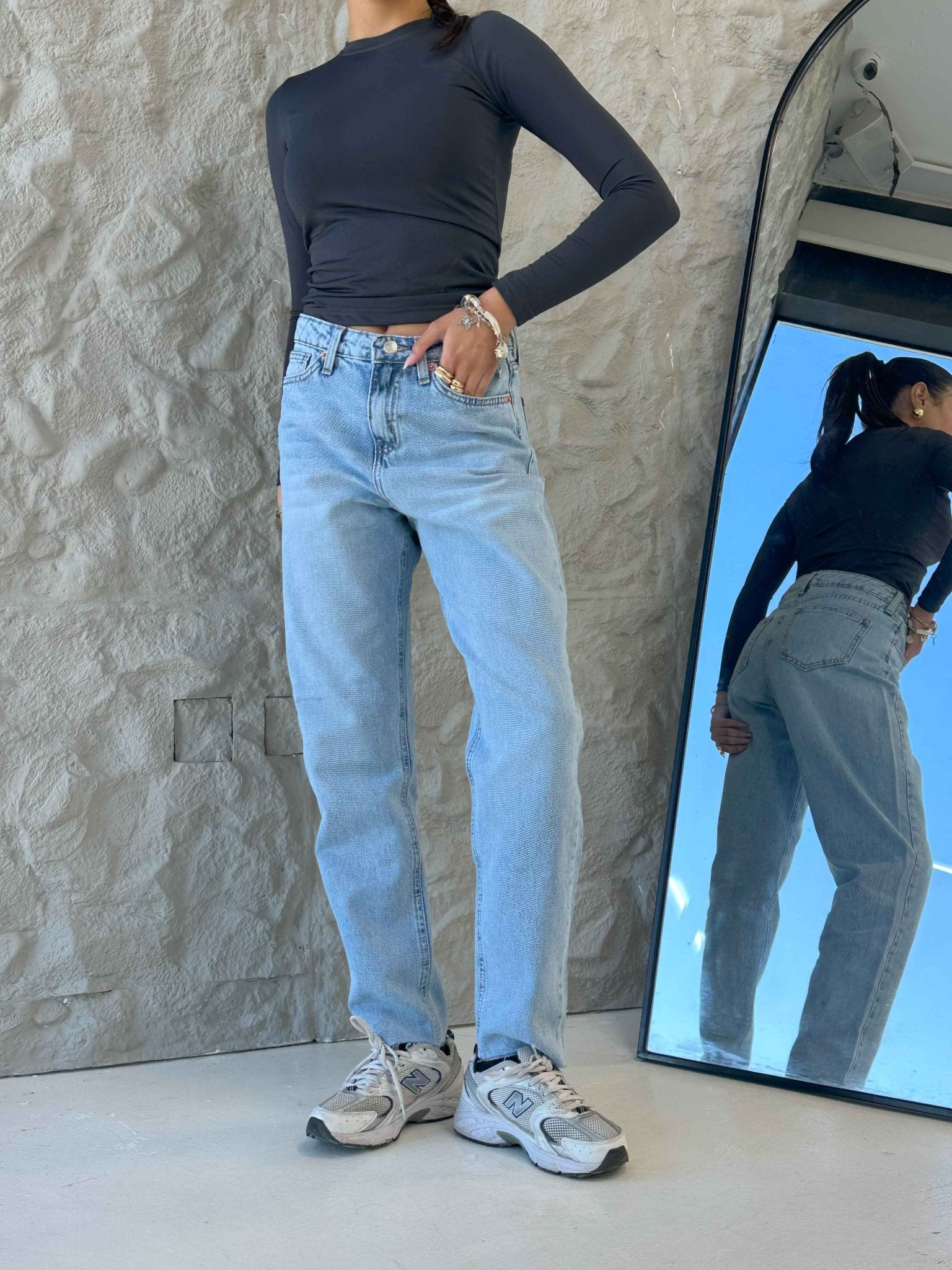 Mom-Fit - Light Iced Blue Wash Raw Hems Jeans. Mom-Fit CIZARO - Cizaro Jeans
