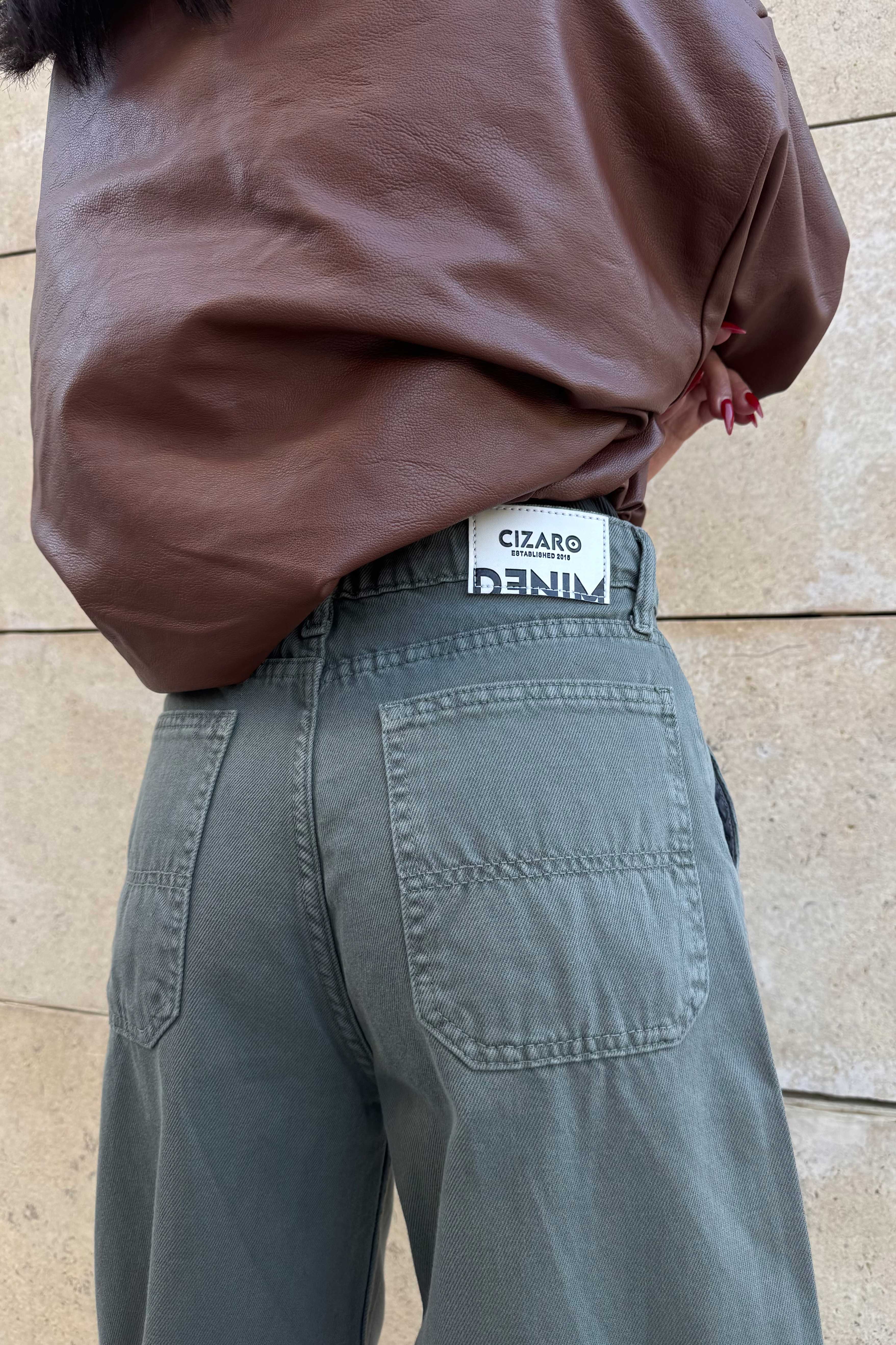 Skater – Mid-Rise Olive Jeans Skater CIZARO - Cizaro Jeans