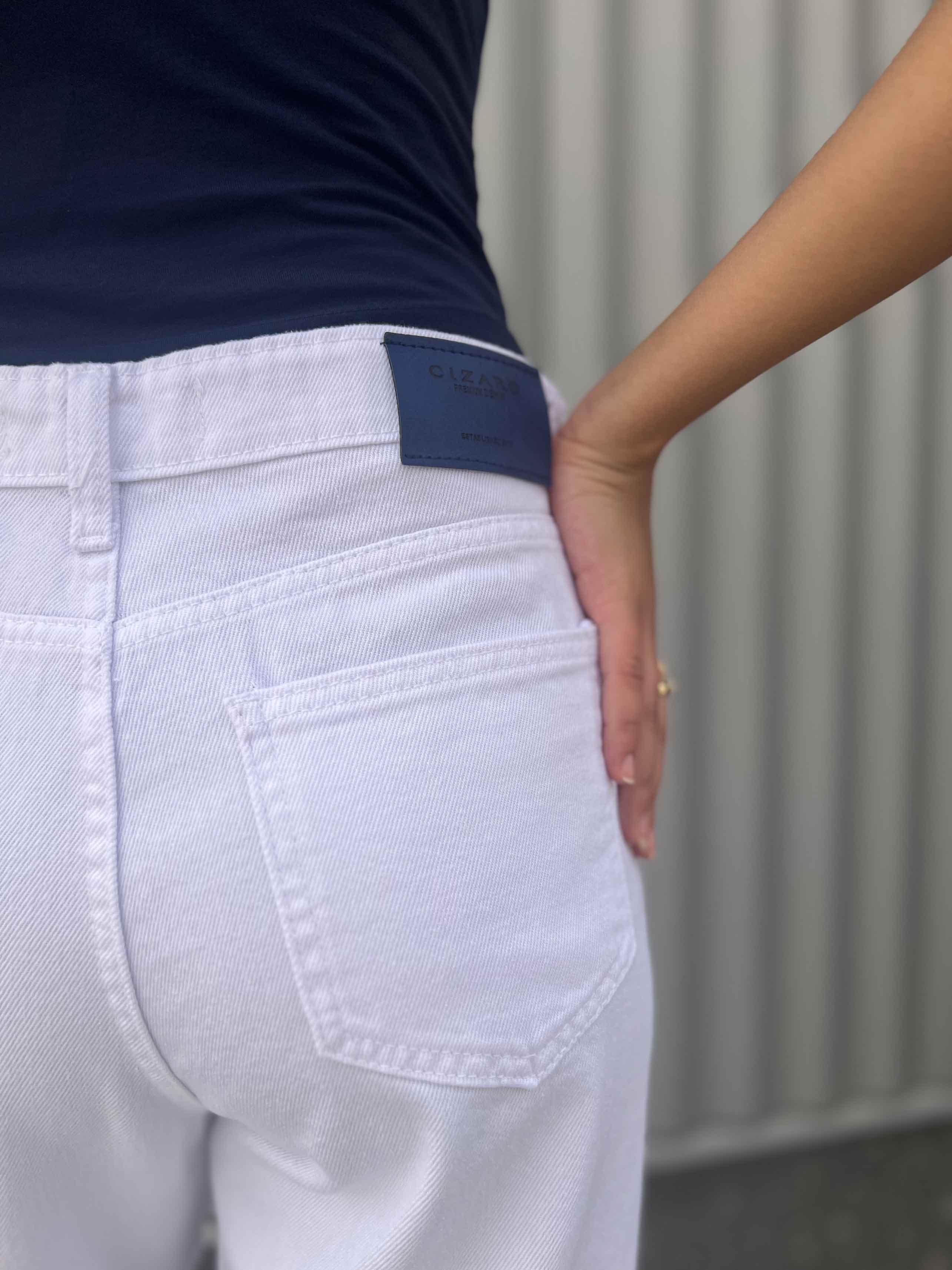 Straight - High Waist White. Straight-Leg CIZARO - Cizaro Jeans