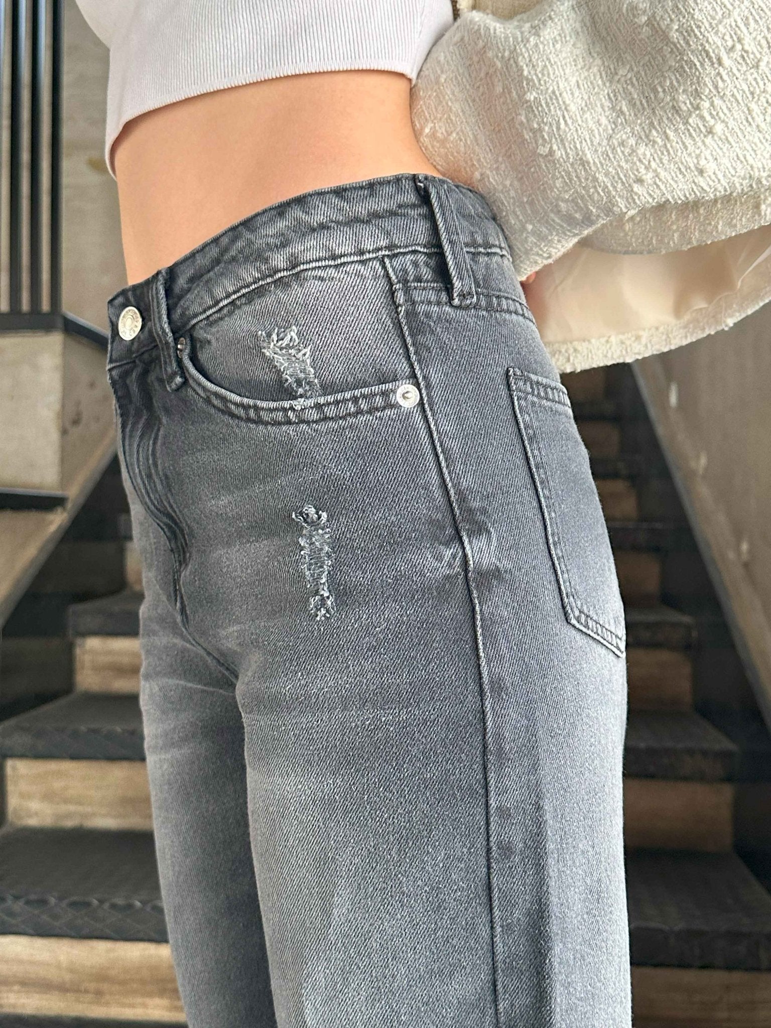 Straight Leg - Charcoal Black Split Hem Jeans. Straight-Leg CIZARO - Cizaro Jeans