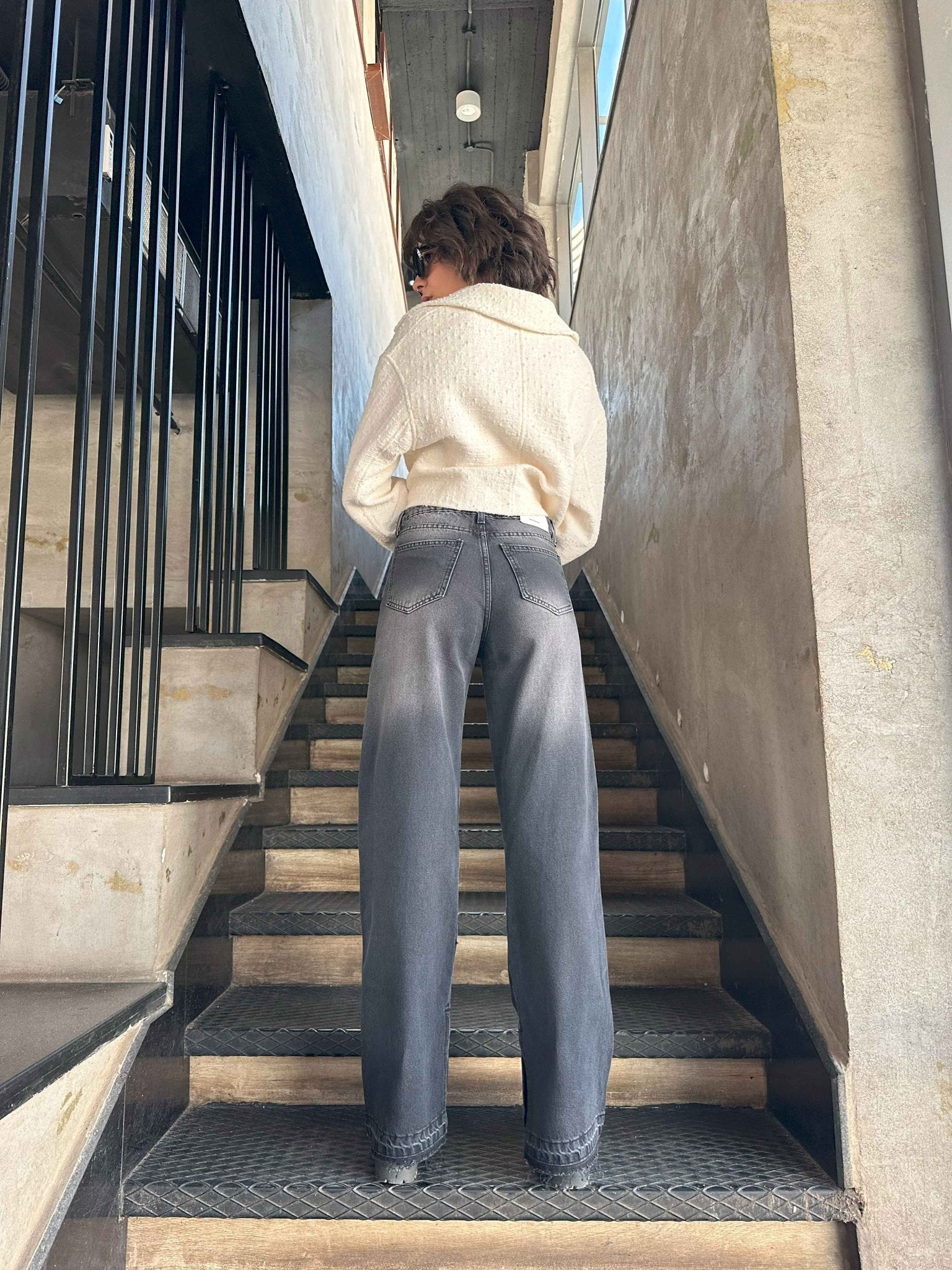 Straight Leg - Charcoal Black Split Hem Jeans. Straight-Leg CIZARO - Cizaro Jeans
