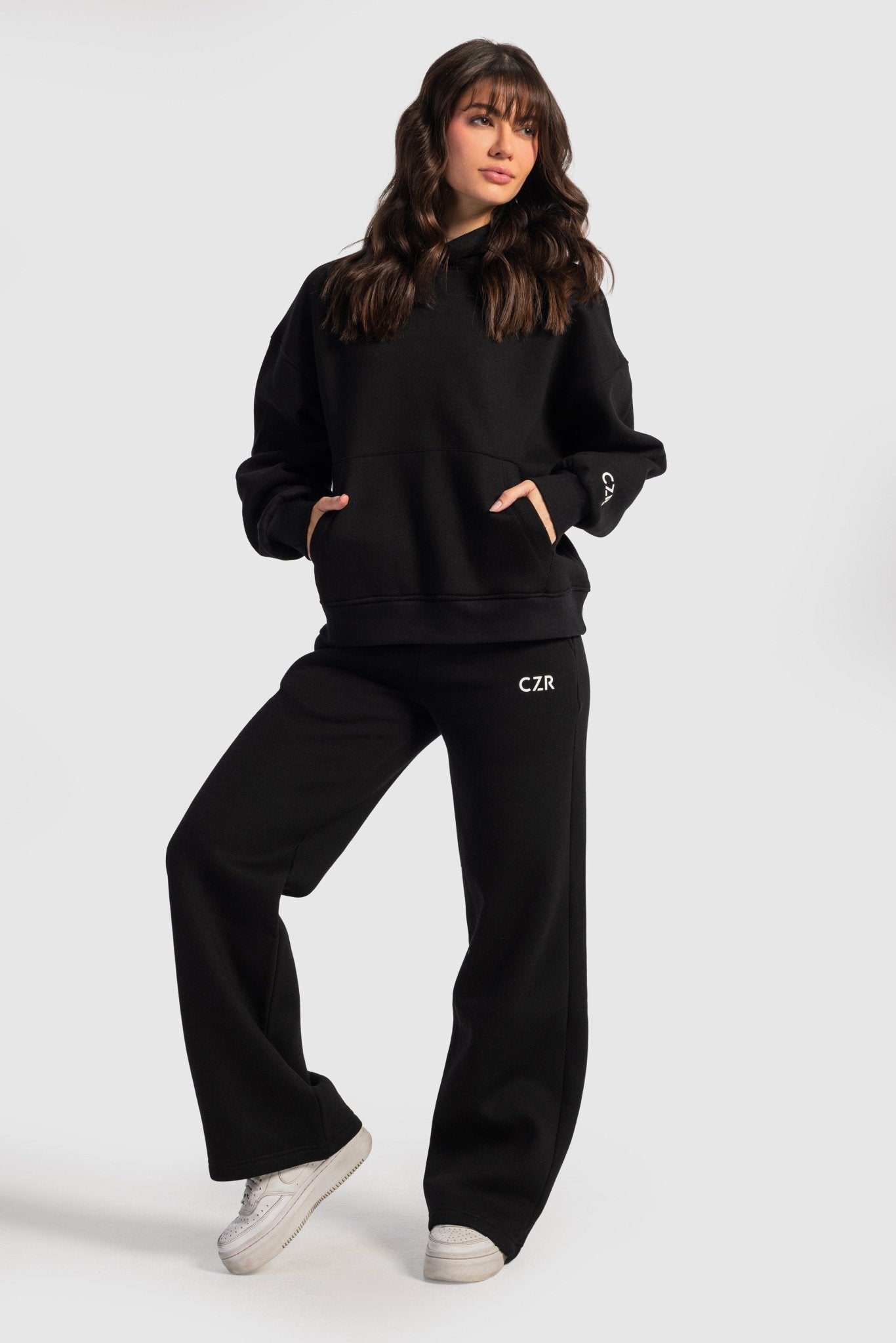 Wide-Leg Sweatpants In Black sweatpant CIZARO - Cizaro Jeans