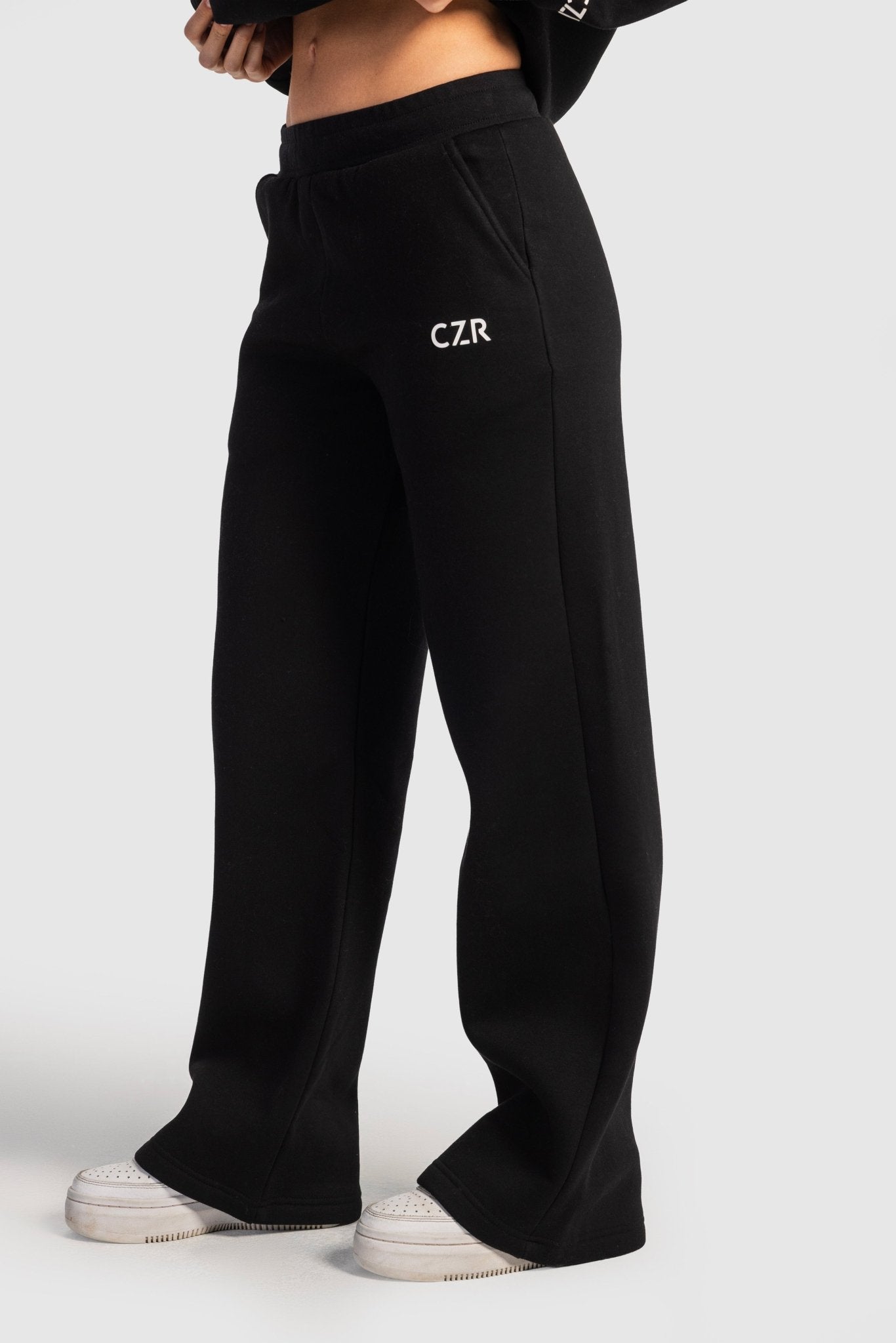 Wide-Leg Sweatpants In Black sweatpant CIZARO - Cizaro Jeans
