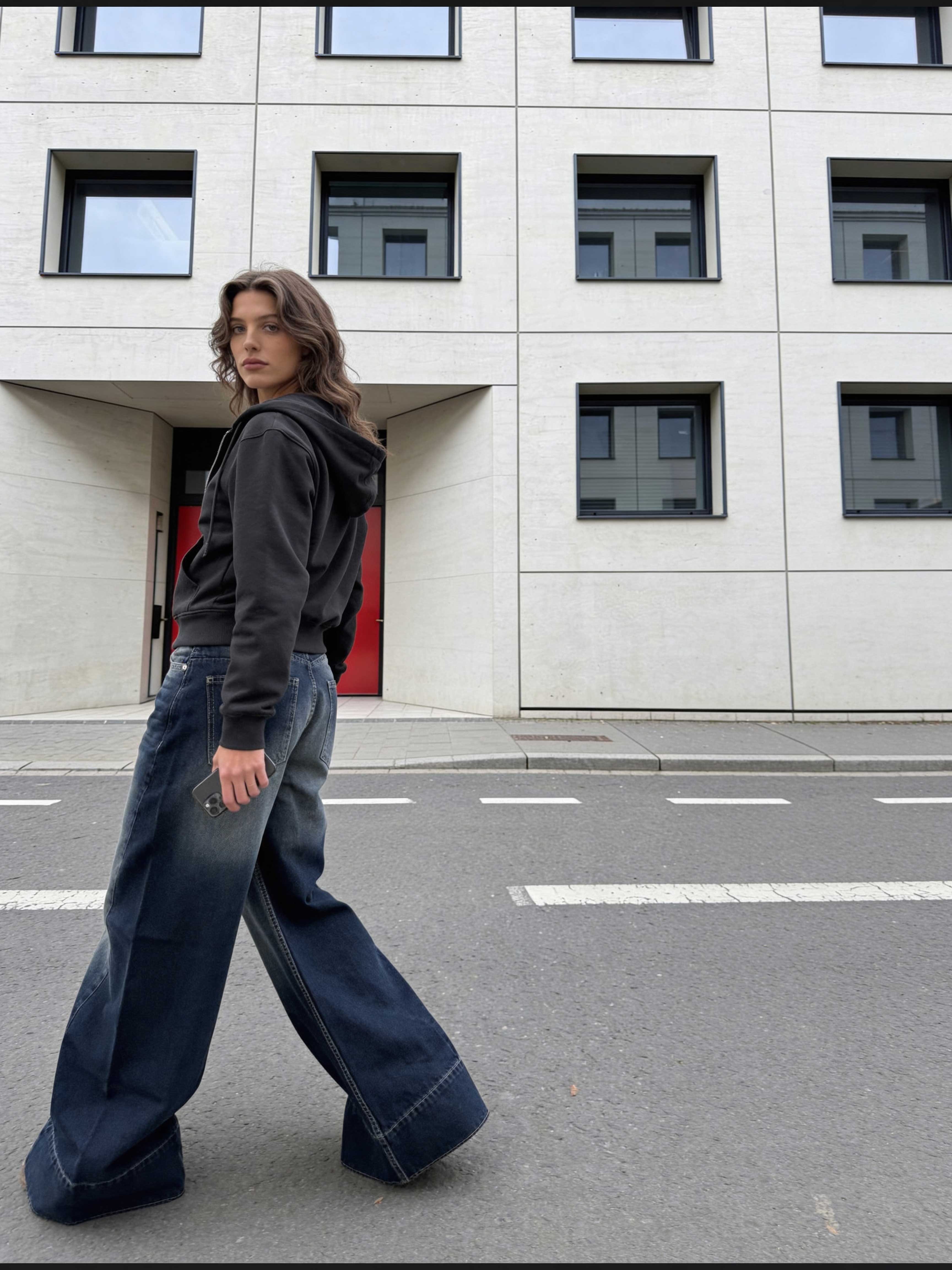 Extreme Wide-Leg – Mid-Rise Deep Vintage Blue Jeans