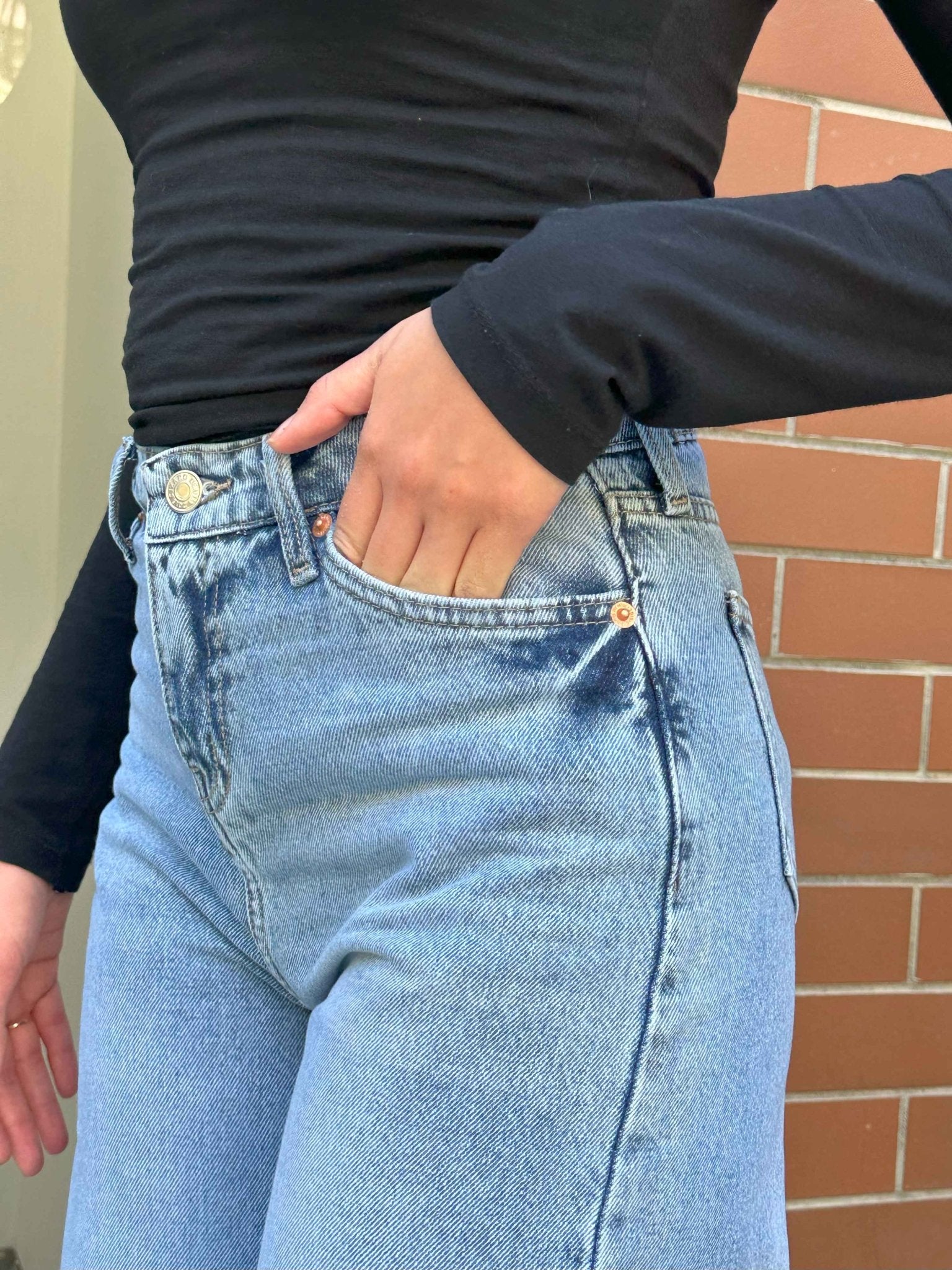 Straight Leg - Light Acid Blue Wash Jeans. Straight-Leg CIZARO - Cizaro Jeans