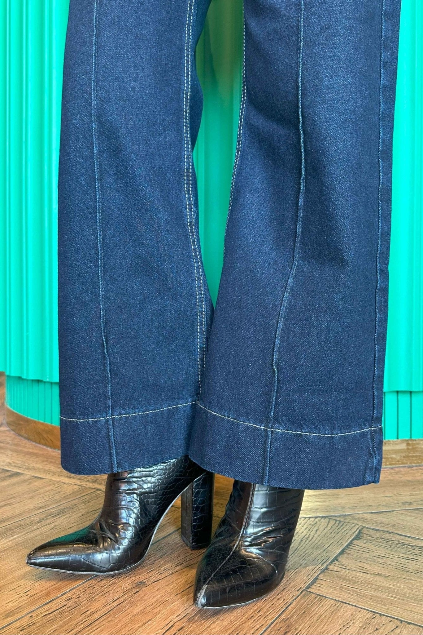 Cropped Wide Leg - Raw Denim Wash Jeans. Wide-Leg CIZARO - Cizaro Jeans