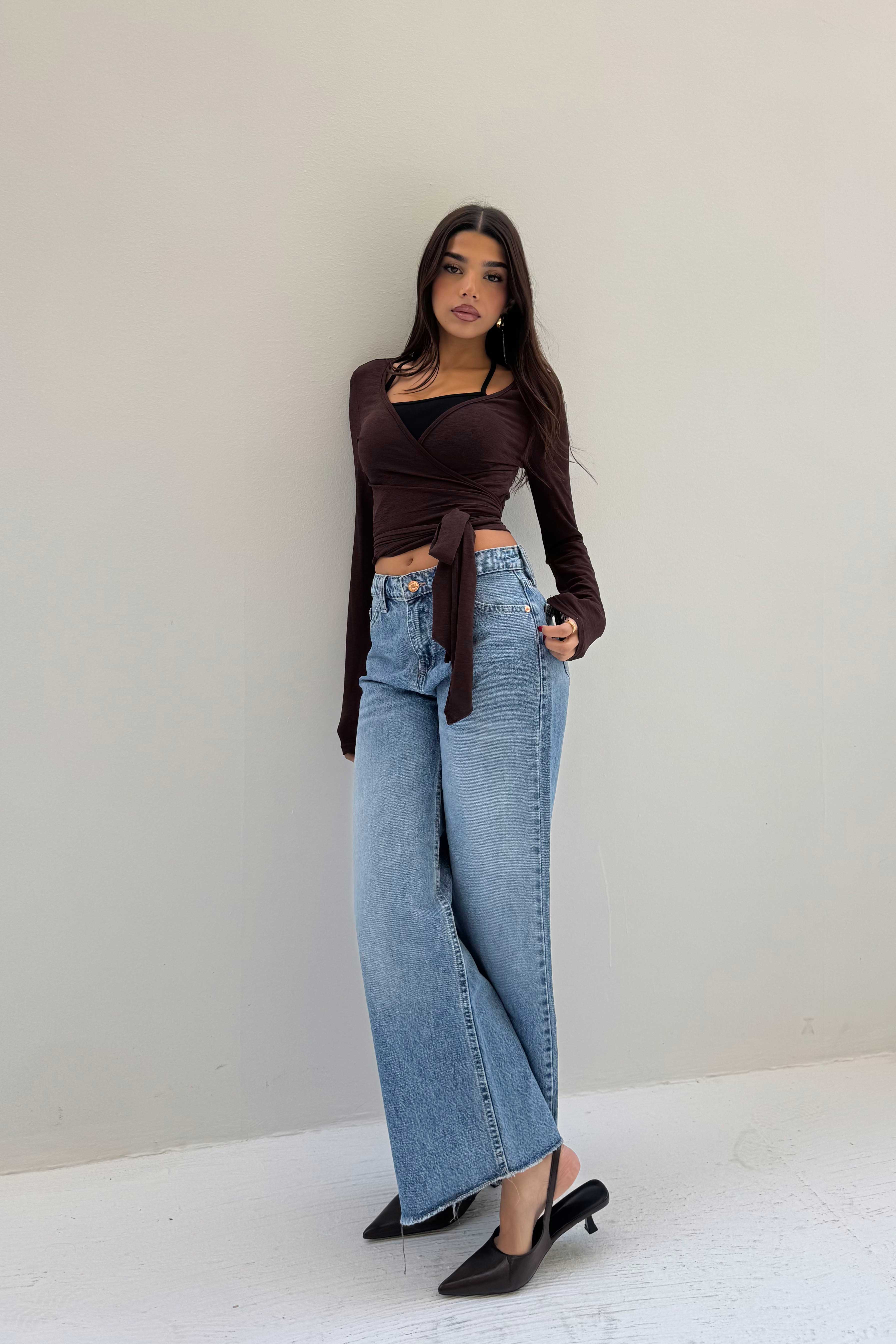 Wide-Leg – Mid-Waist Marine Blue Raw Hem Cropped Jeans Wide-Leg CIZARO - Cizaro Jeans