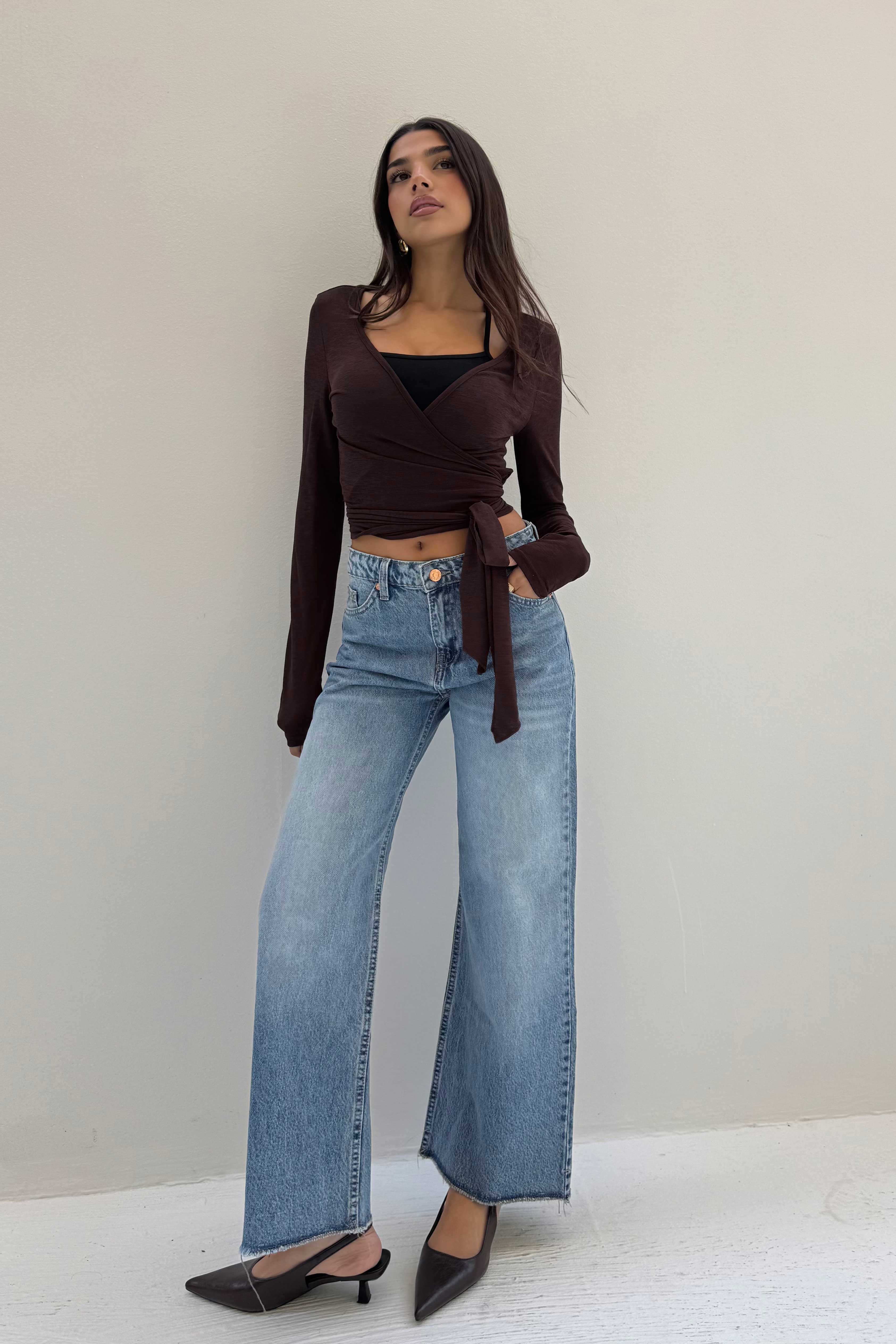 Wide-Leg – Mid-Waist Marine Blue Raw Hem Cropped Jeans Wide-Leg CIZARO - Cizaro Jeans