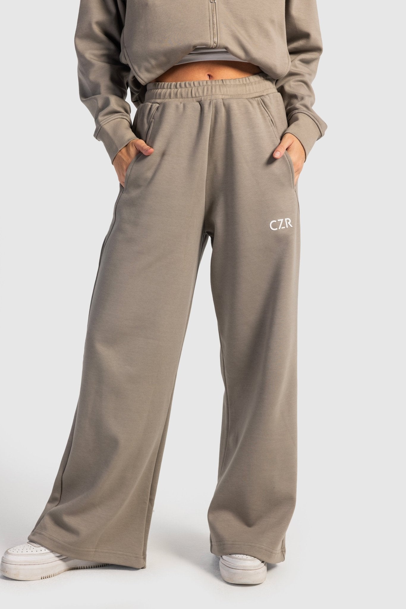 Relaxed Fit Wide-Leg Sweatpants – Olive pants CIZARO - Cizaro Jeans