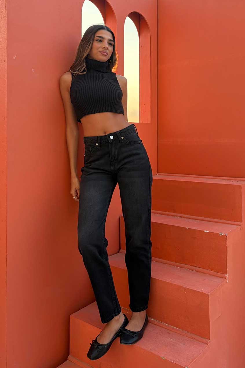Mom Fit – Mid Rise Washed Black Jeans