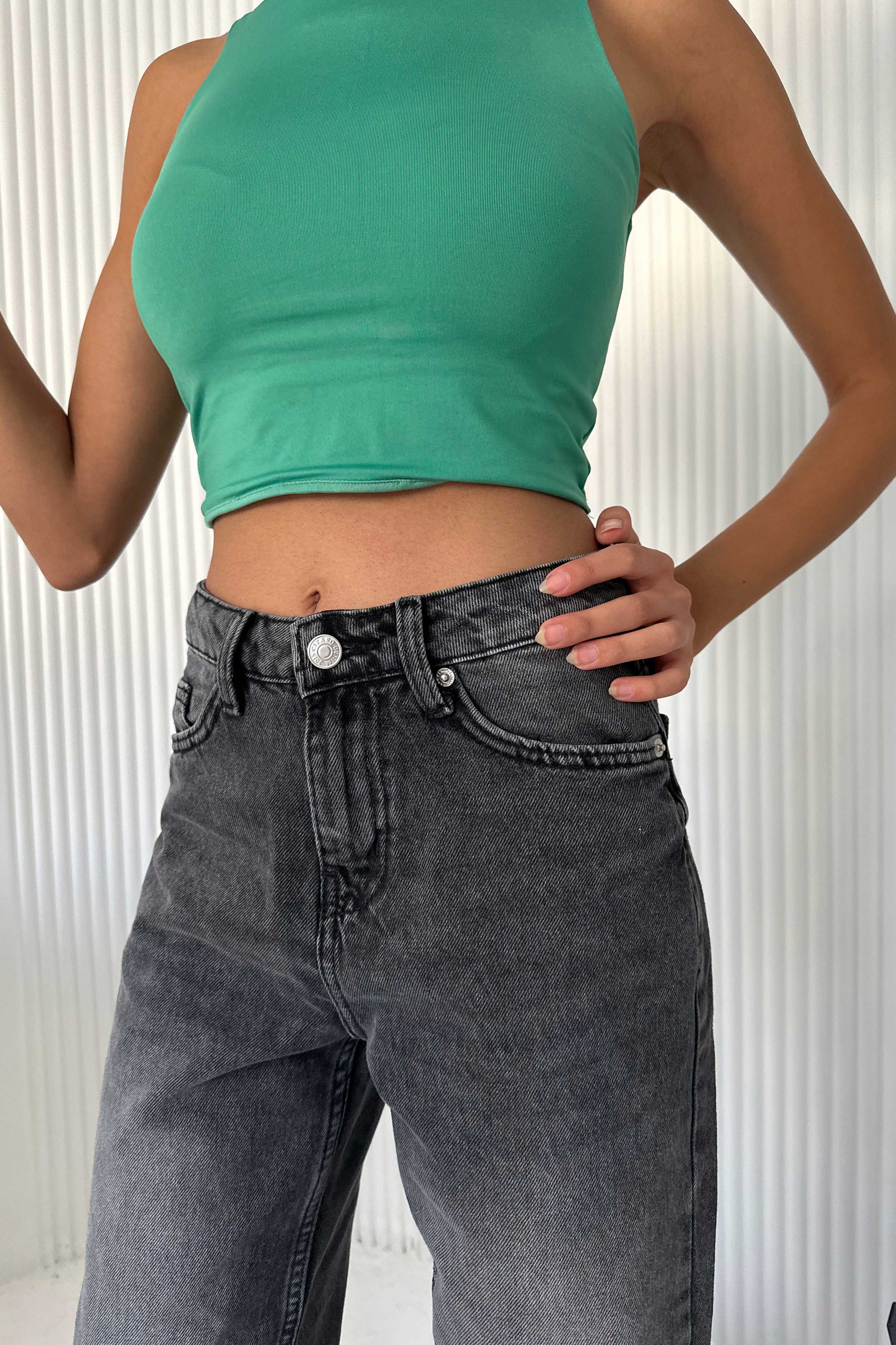 Straight-Leg - Low-Waist Gray Jeans