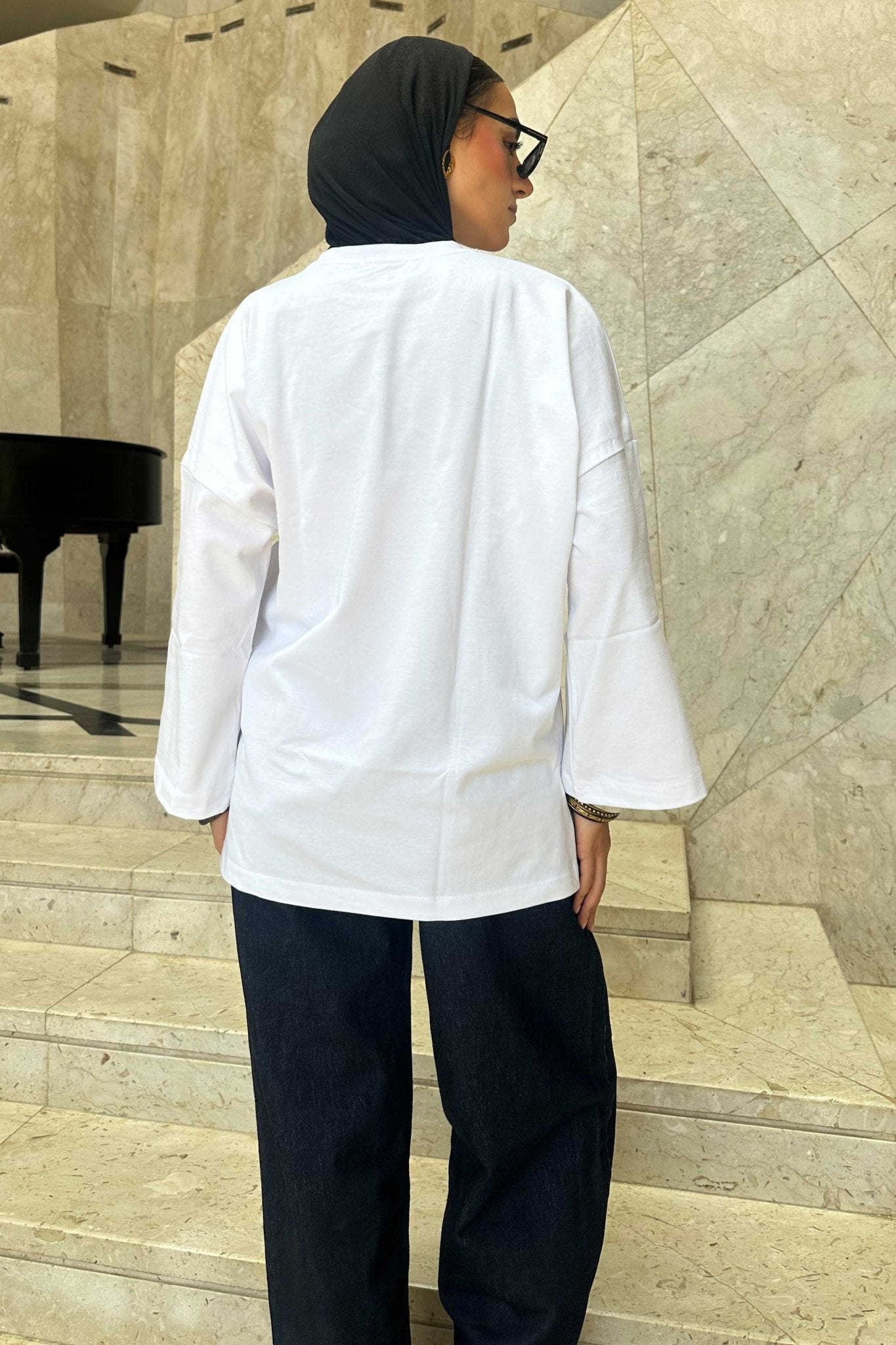 Oversized White Graphic T-Shirt T-Shirt CIZNEW - Cizaro Jeans