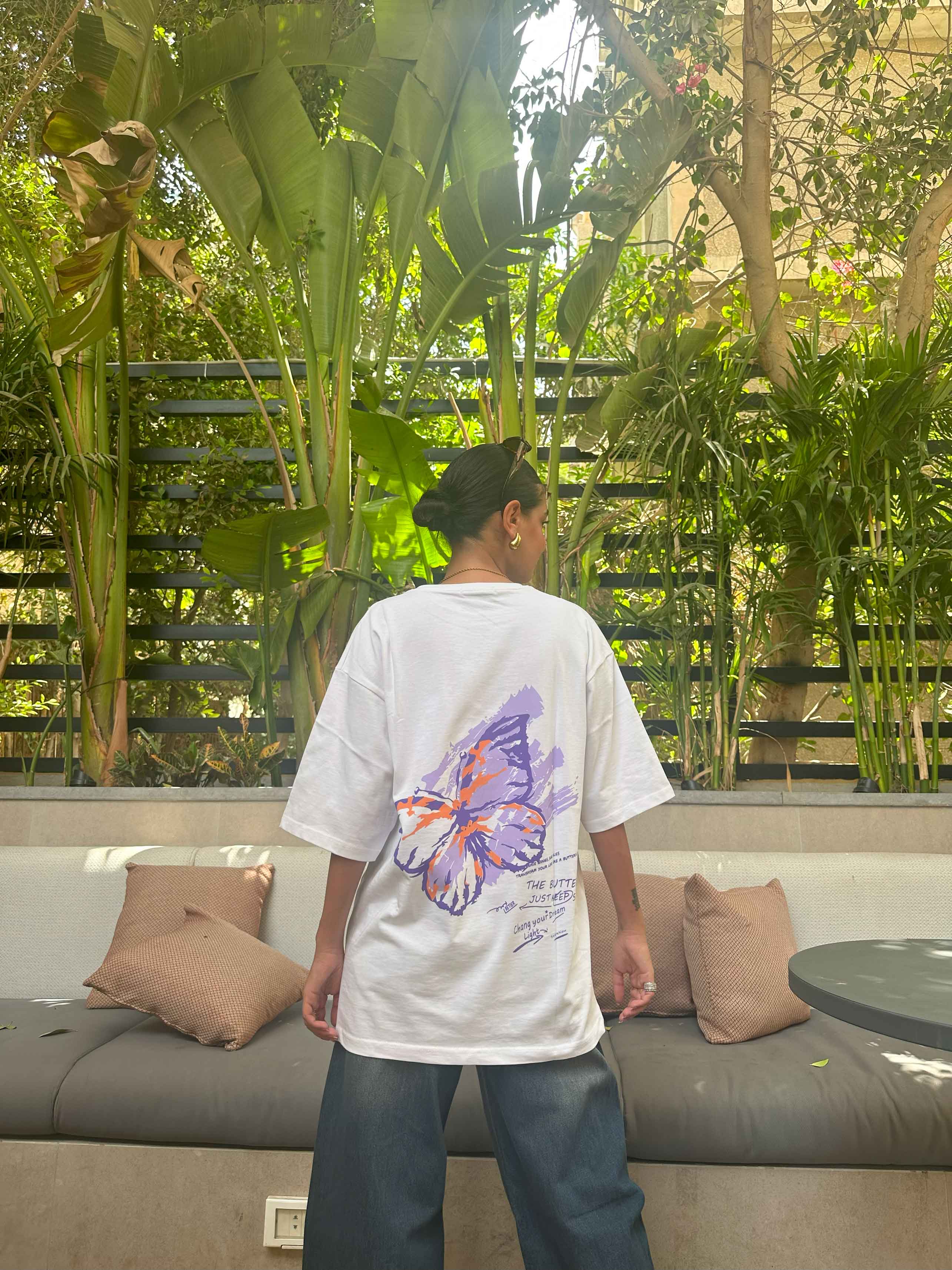 White Oversized Tee. New Line CIZARO - Cizaro Jeans