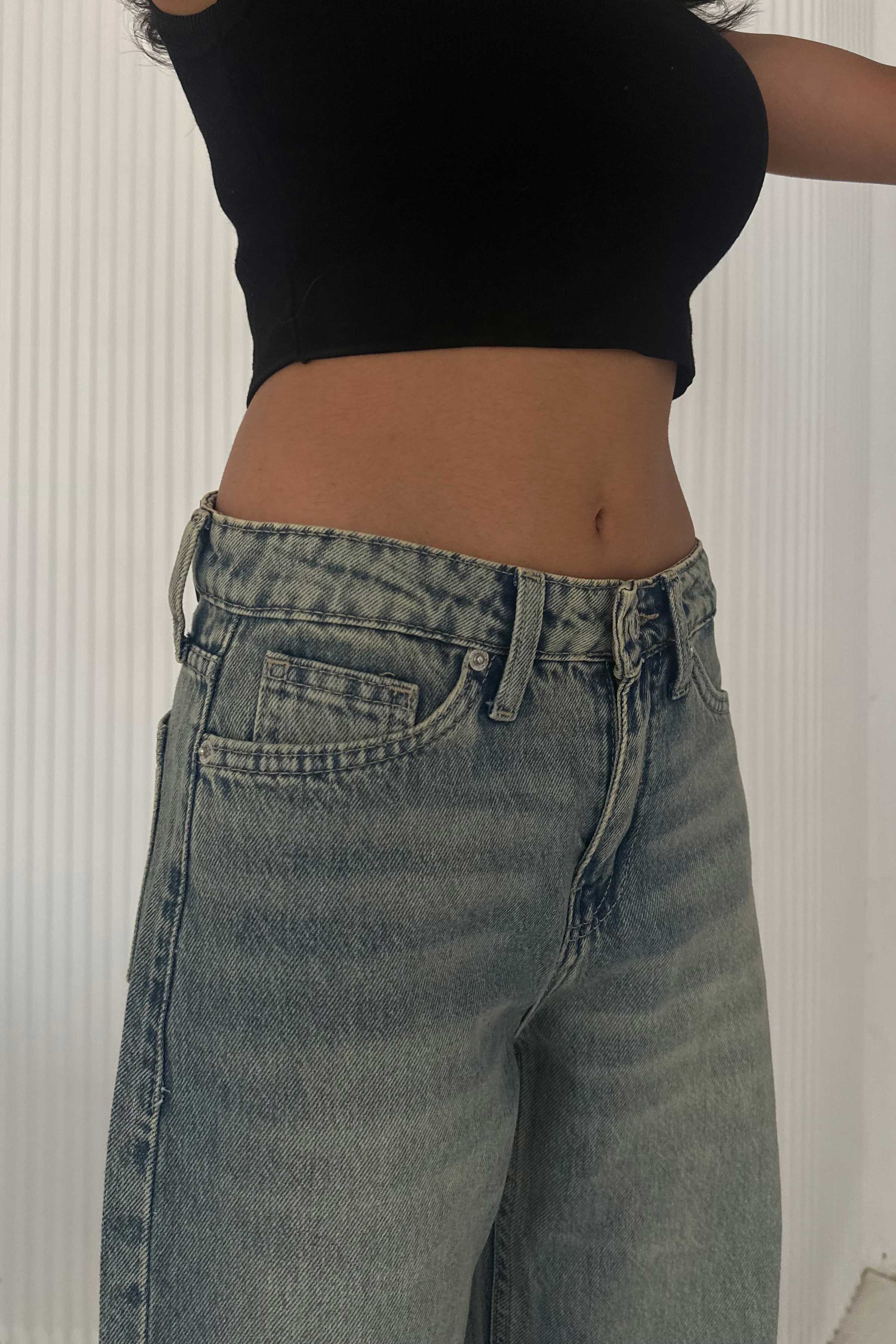 Wide-Leg Raw Hem Turn-Up - High-Waist Mid Vintage Blue Jeans