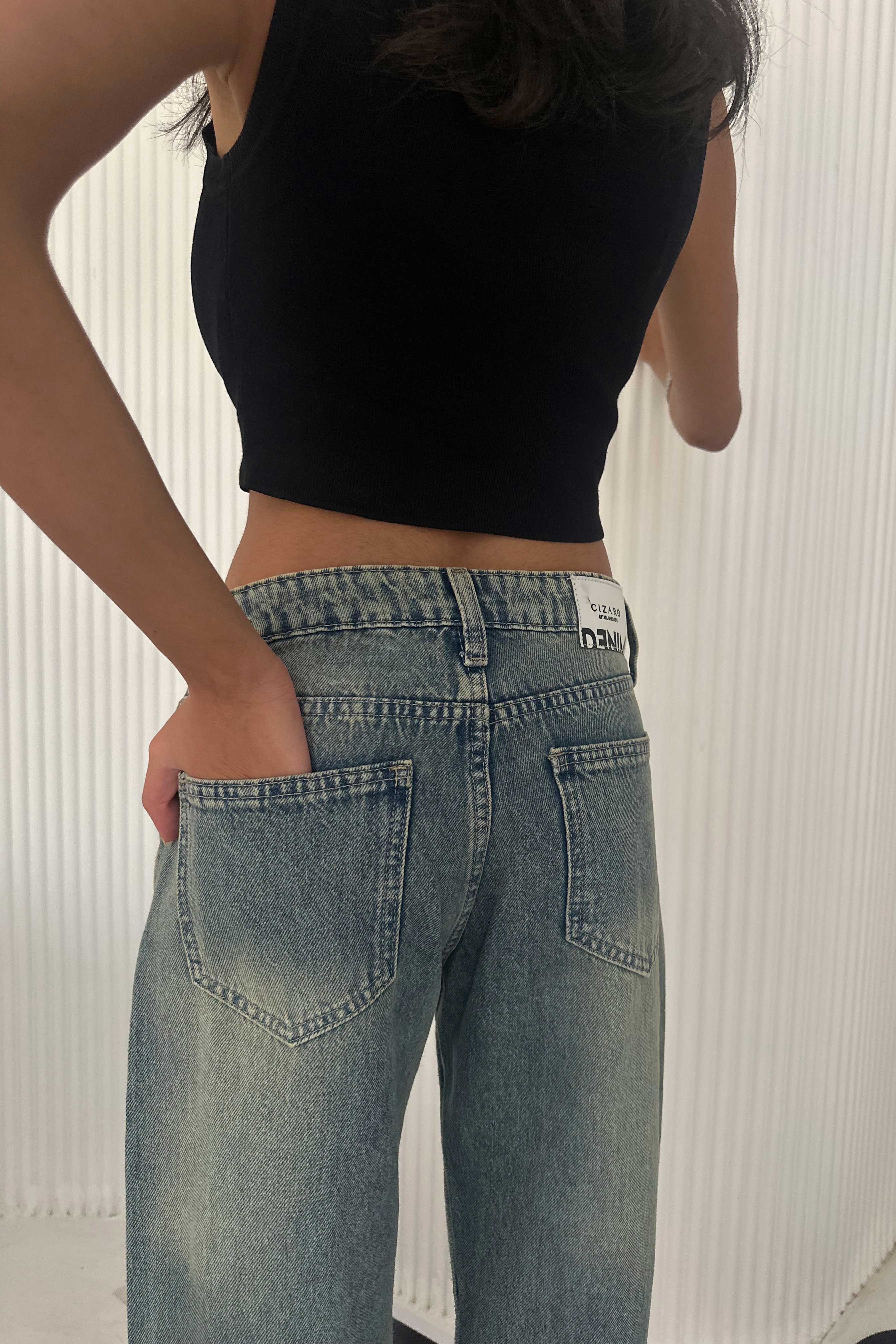 Wide-Leg Raw Hem Turn-Up - High-Waist Mid Vintage Blue Jeans