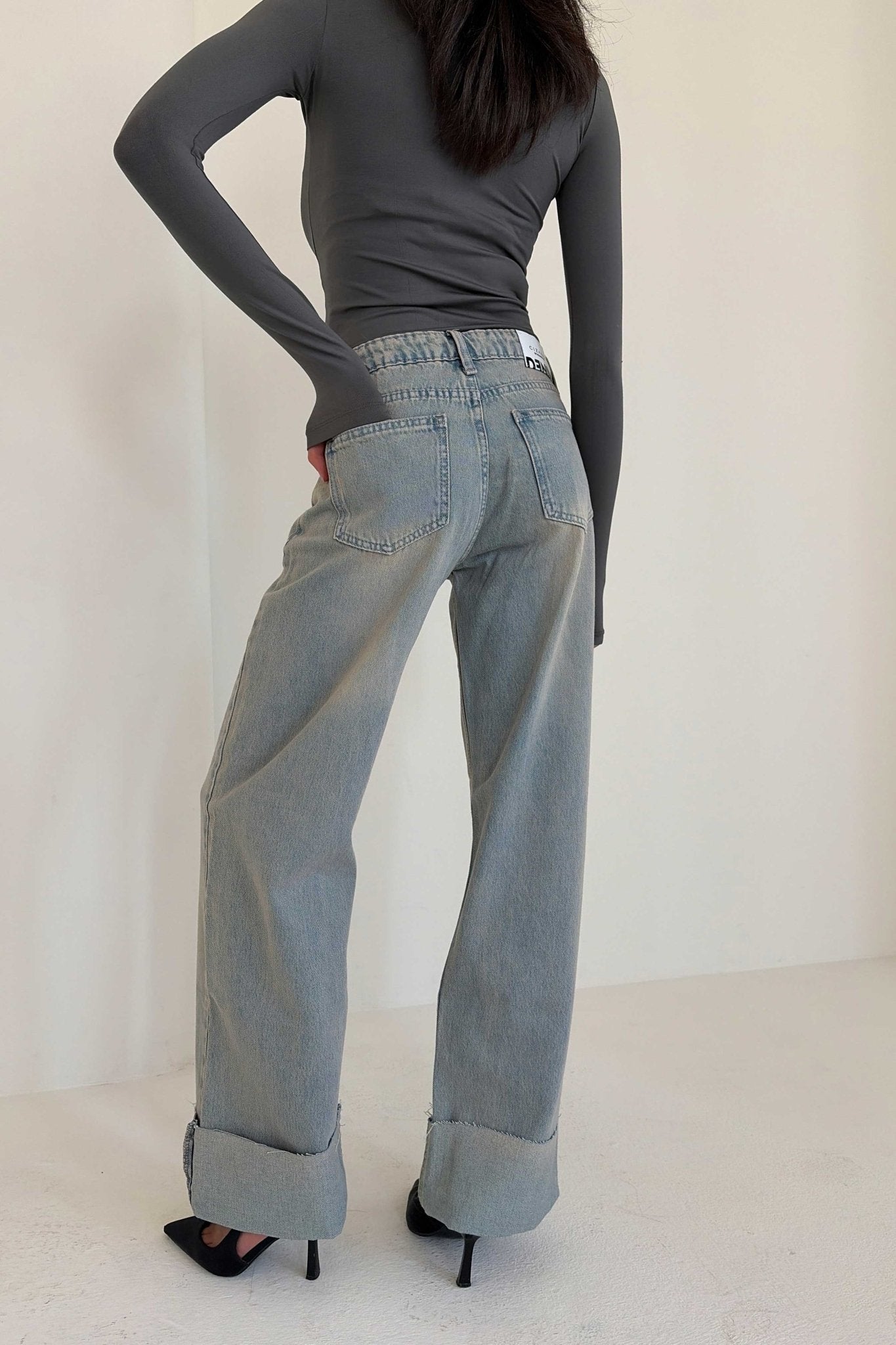Wide Leg – Mid Rise Raw Hem Turn Up Light Vintage Blue Jeans WIDE LEG CIZARO - Cizaro Jeans