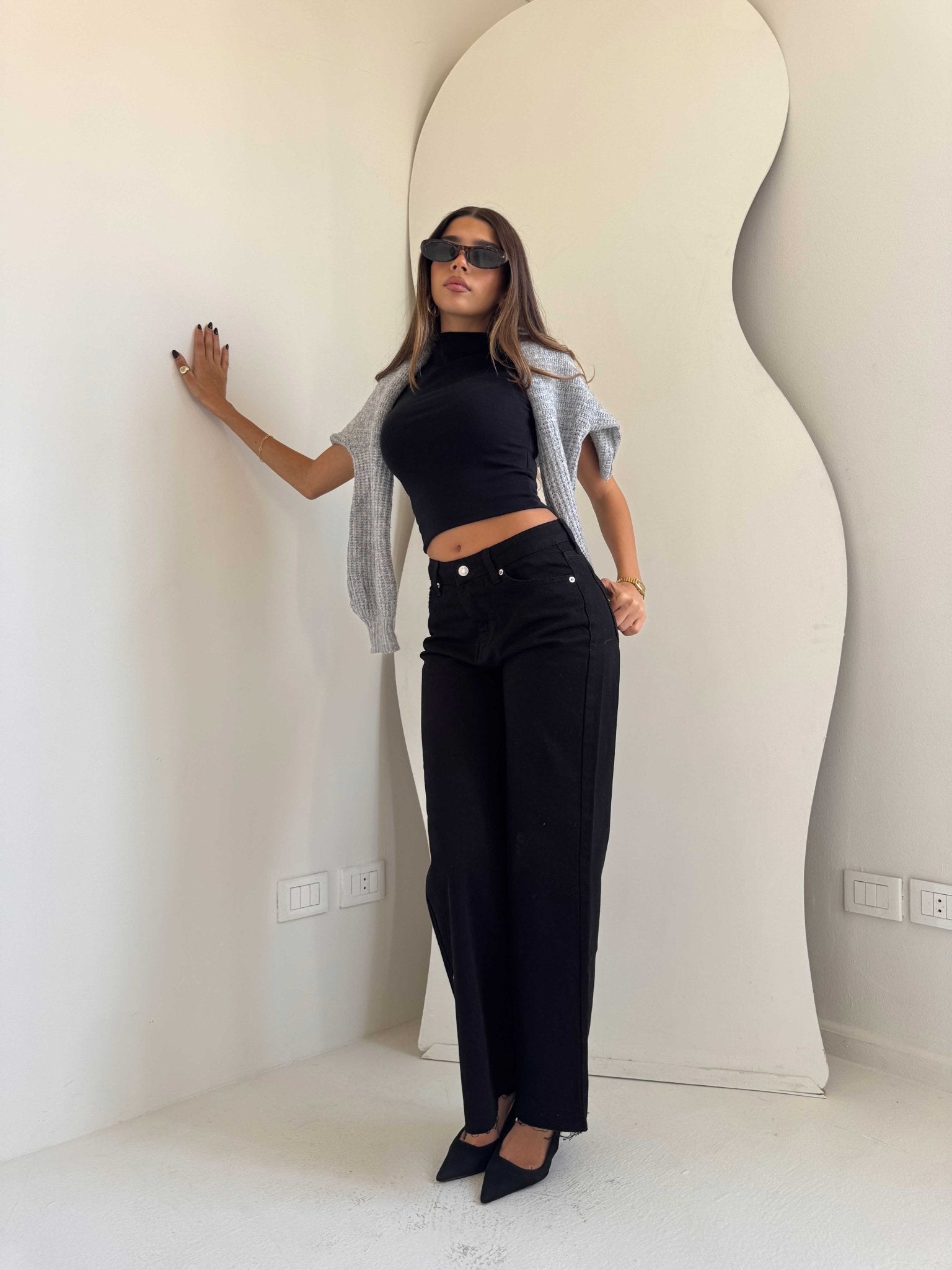 Cropped Wide Leg – Mid Rise Raw Hem Black Jeans wide leg CIZARO - Cizaro Jeans