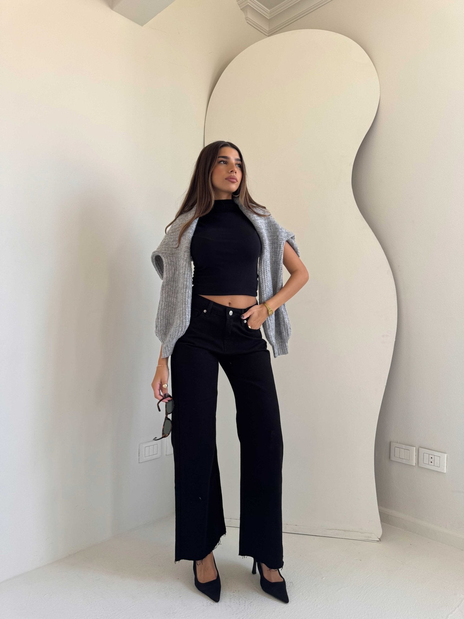 Cropped Wide Leg – Mid Rise Raw Hem Black Jeans wide leg CIZARO - Cizaro Jeans