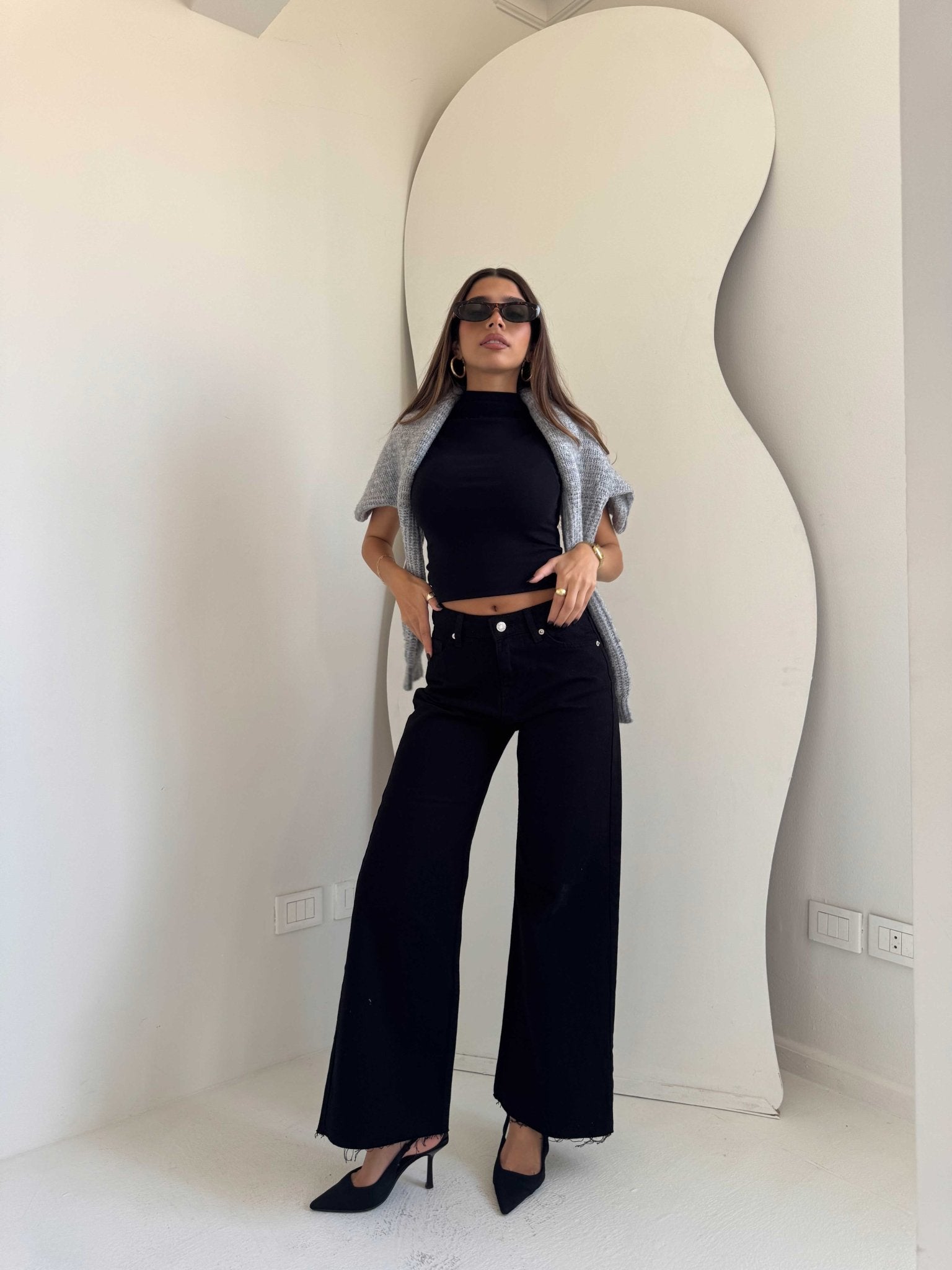 Cropped Wide Leg – Mid Rise Raw Hem Black Jeans wide leg CIZARO - Cizaro Jeans