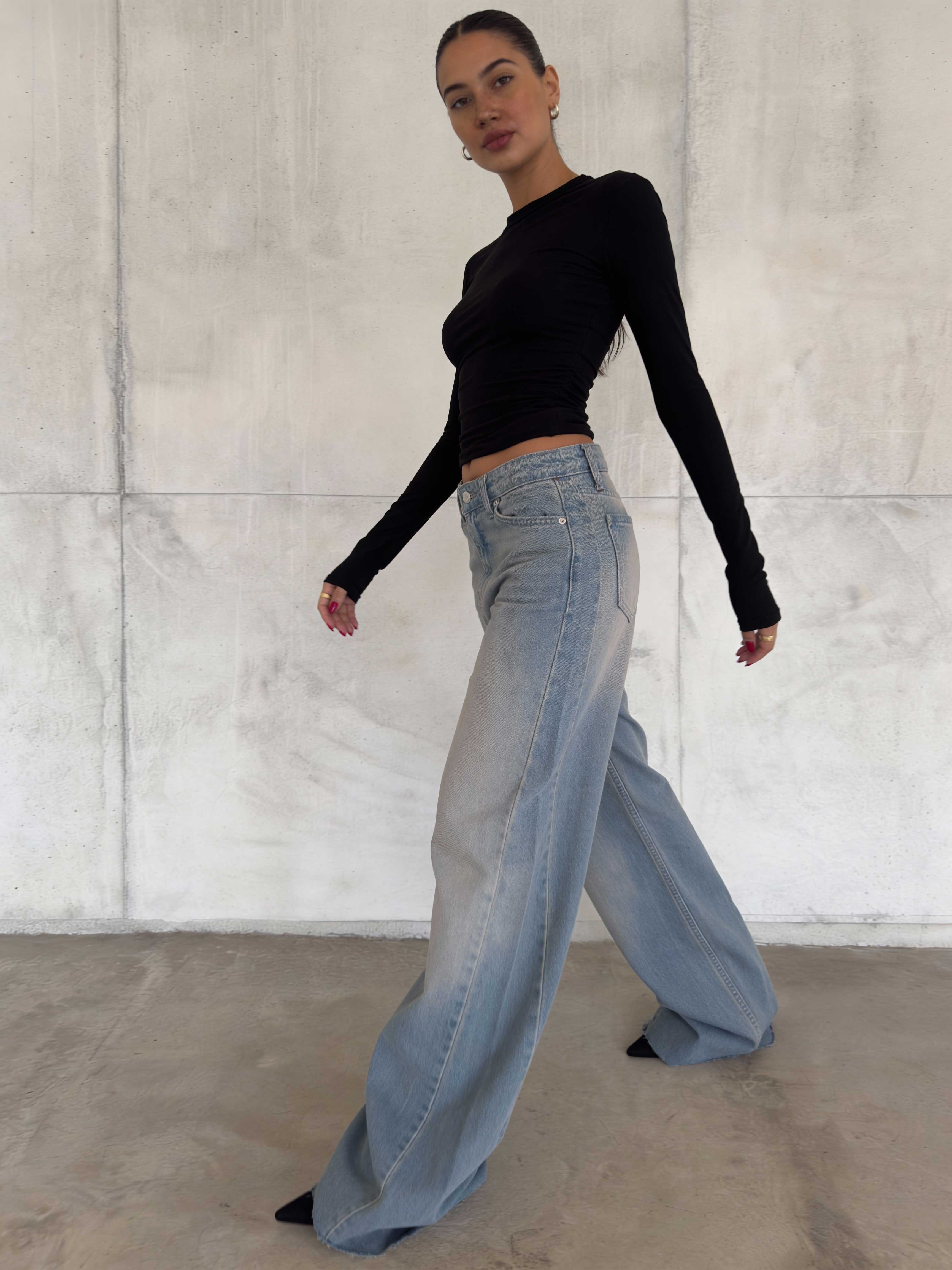 Super Baggy – High-Waist Light Vintage Blue Raw Hem Jeans Super Baggy CIZARO - Cizaro Jeans