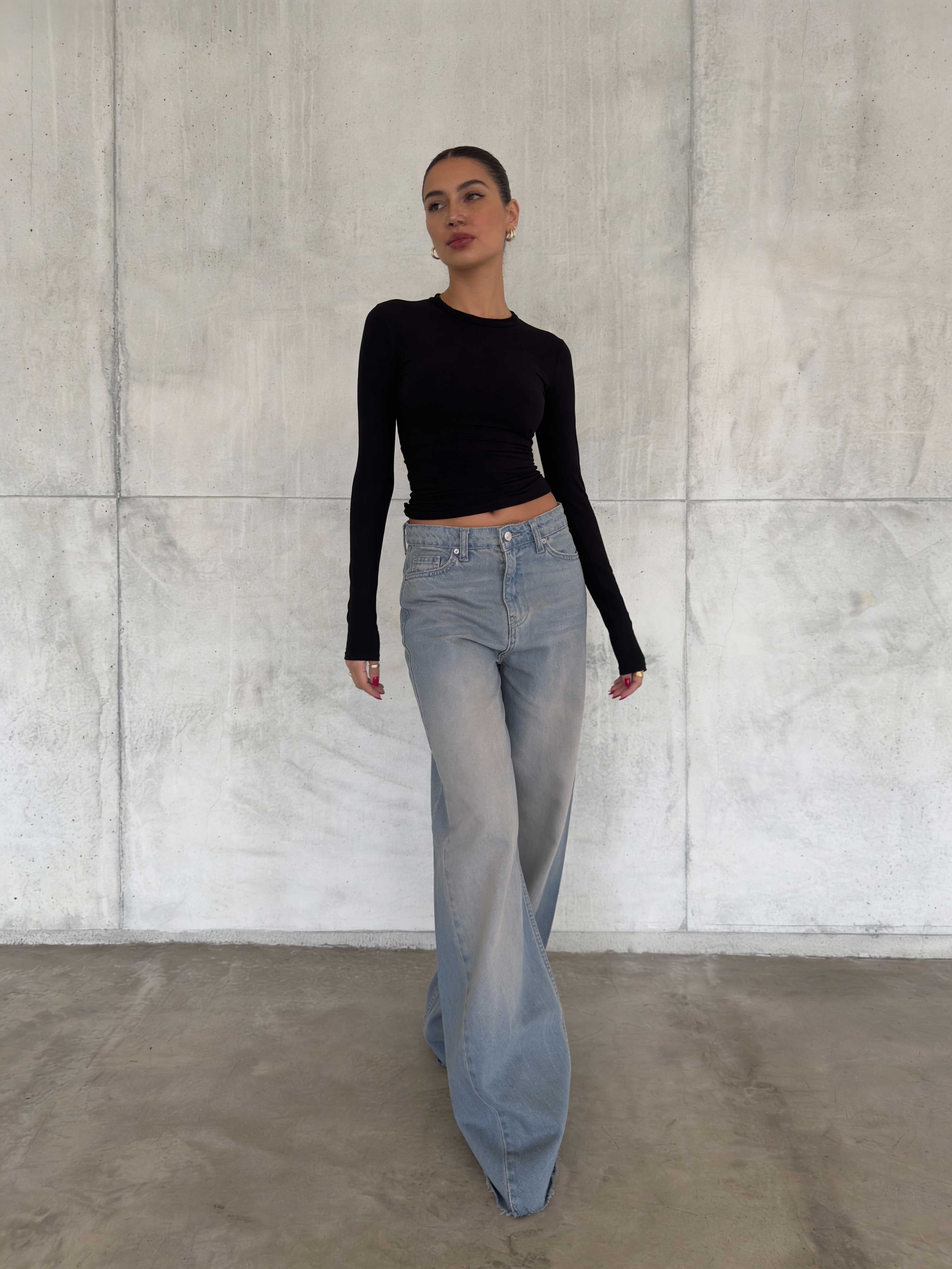 Super Baggy – High-Waist Light Vintage Blue Raw Hem Jeans Super Baggy CIZARO - Cizaro Jeans