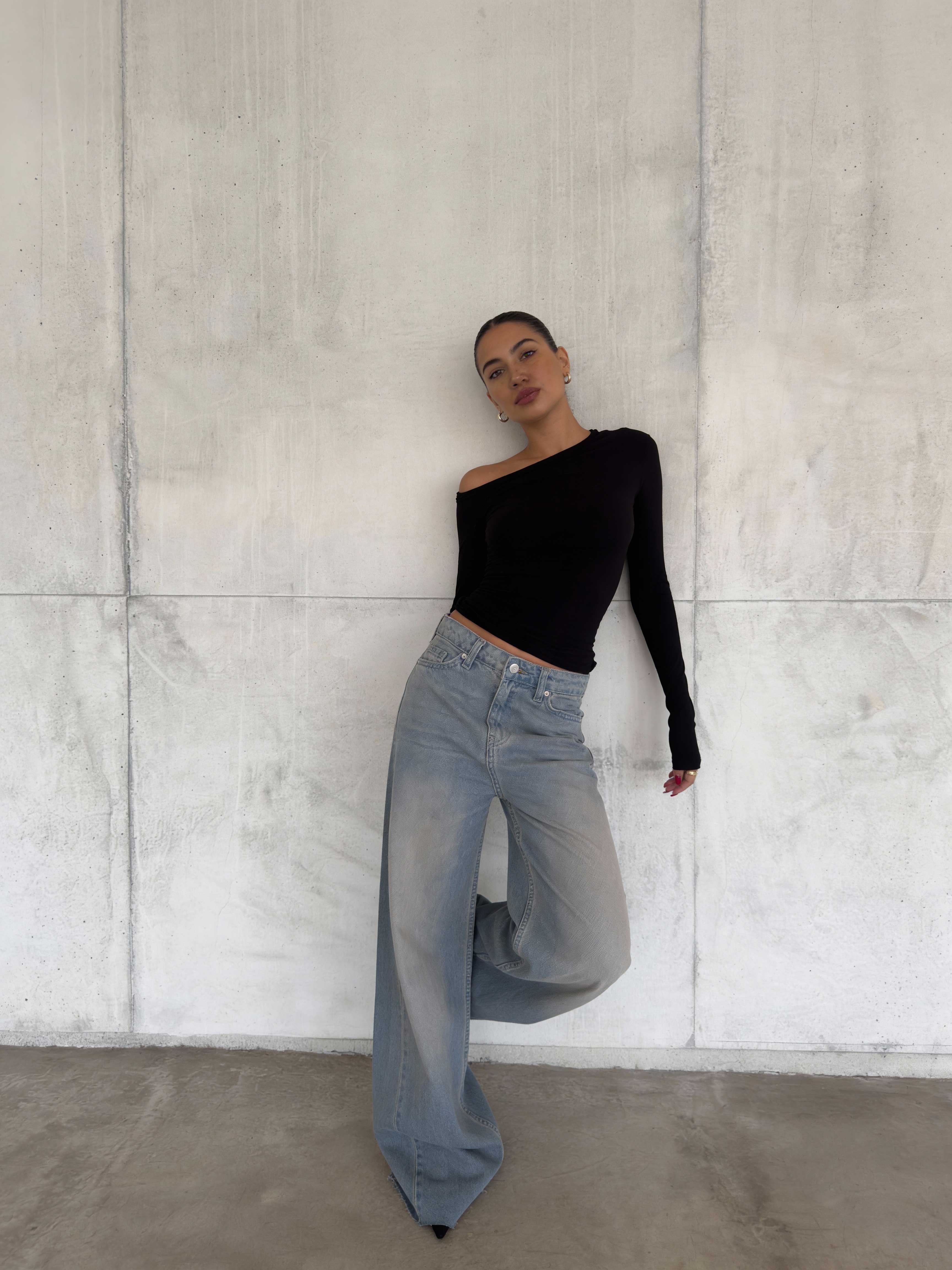 Super Baggy – High-Waist Light Vintage Blue Raw Hem Jeans Super Baggy CIZARO - Cizaro Jeans