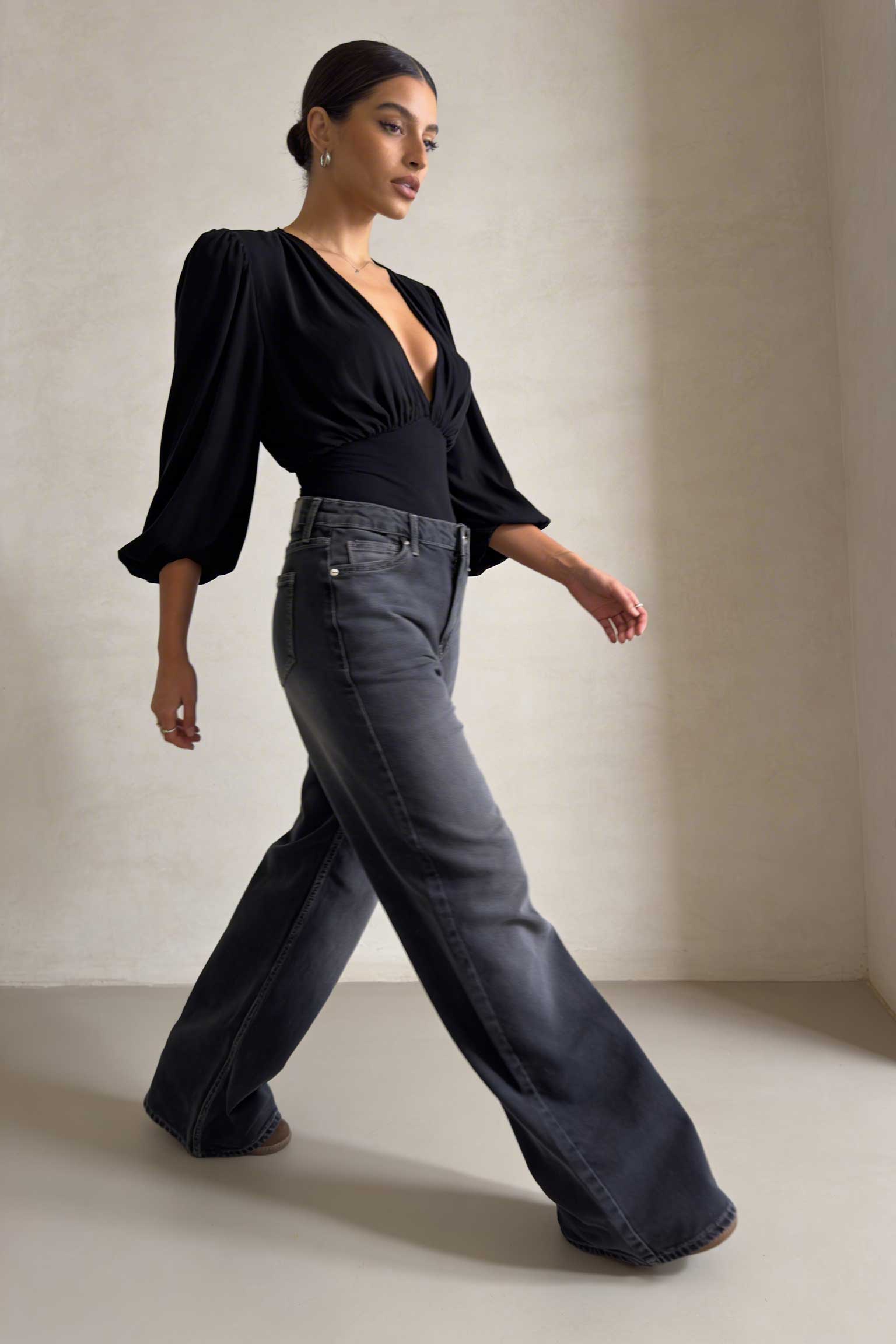 Wide-Leg – High-Waist Washed Black Jeans