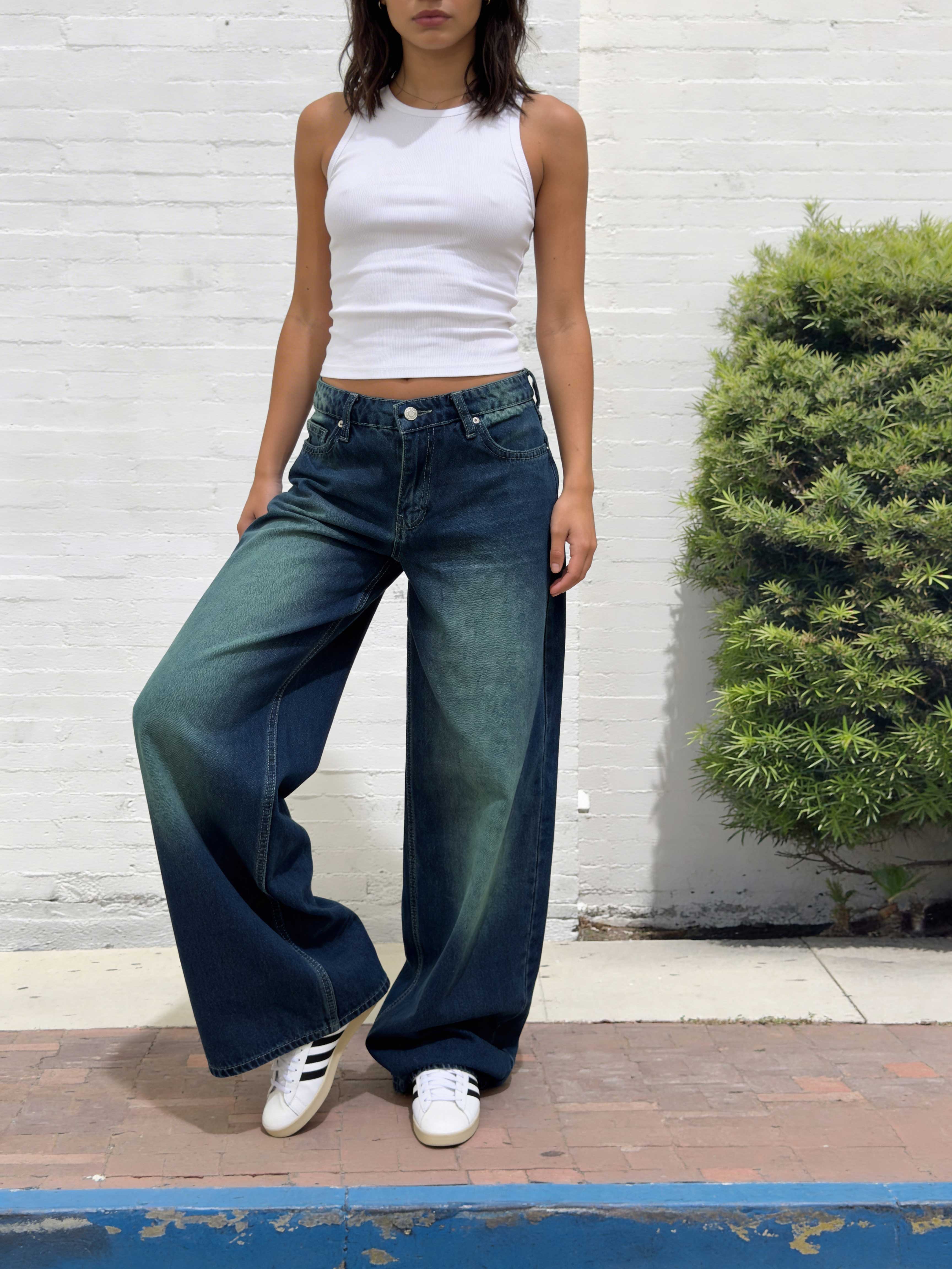 Super Baggy - Mid-Waist Dark Blue-Green Washed Jeans