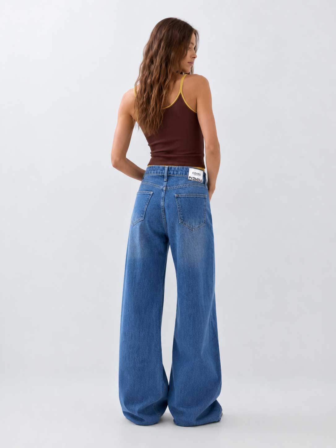 Ultra Baggy – High-Waist Light Vintage Blue Jeans